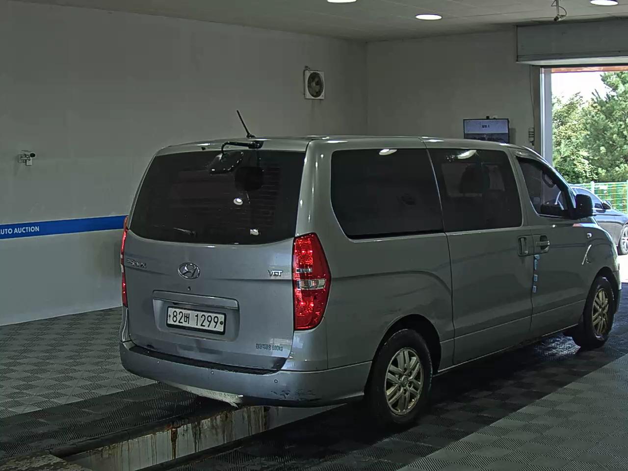 HYUNDAI GRAND STAREX 5-SEATER DIESEL VAN MODERN 2018 - zdjęcie 5