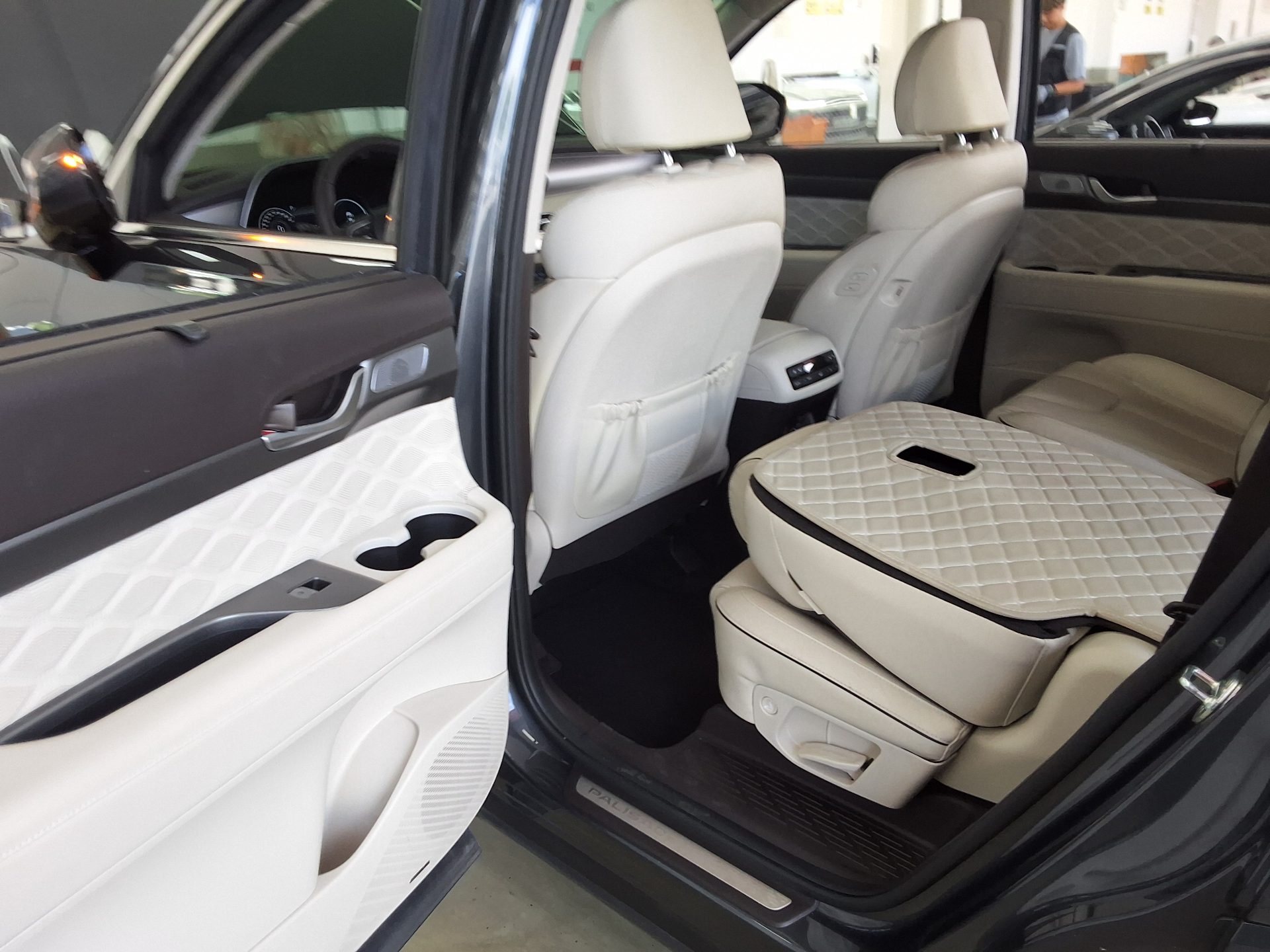 HYUNDAI PALISADE 3.8 GASOLINE CALLIGRAPHY 2022 - zdjęcie 13