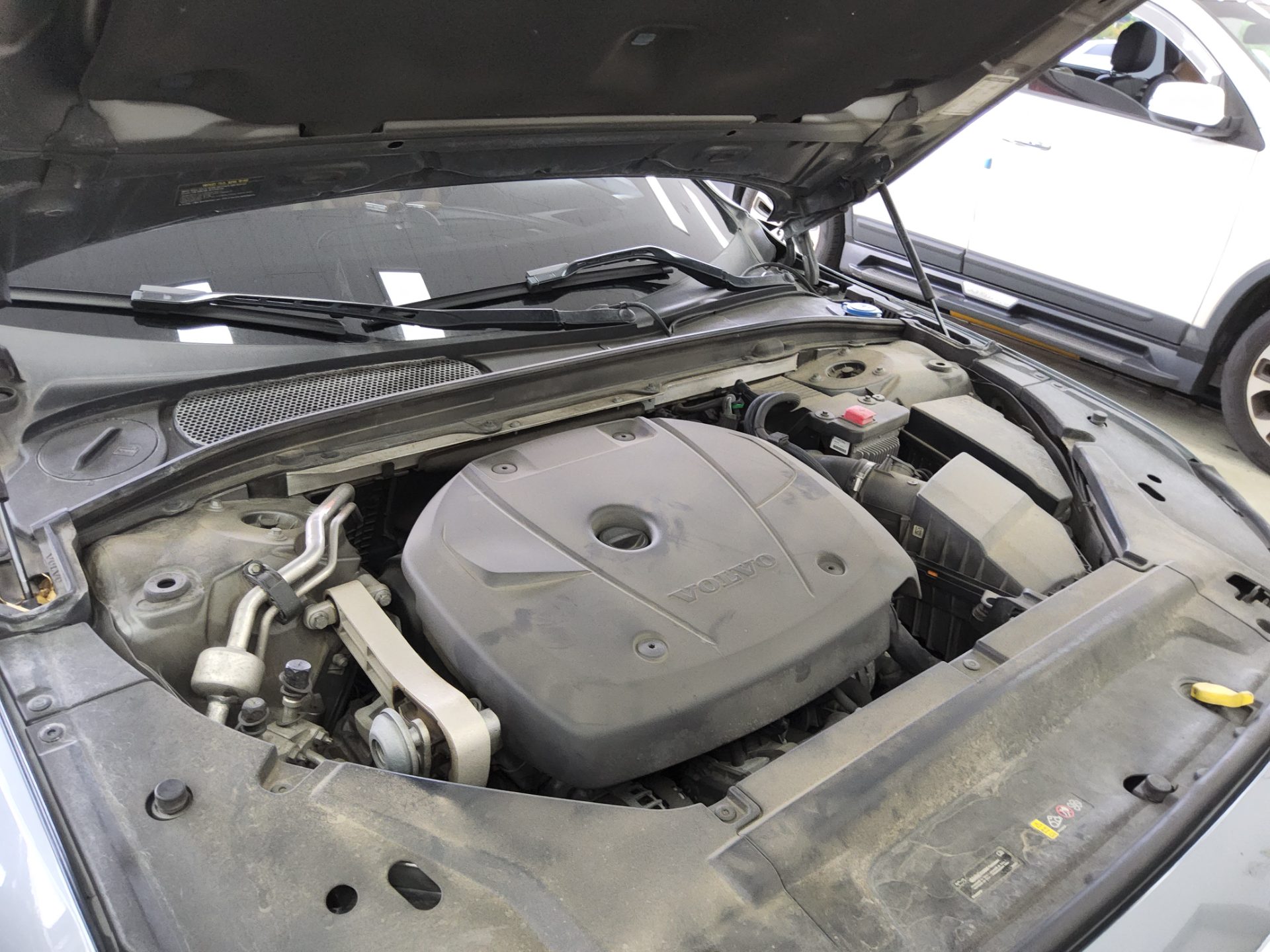 VOLVO V90 CROSS COUNTRY 2.0 T5 AWD PRO 2019 - zdjęcie 20