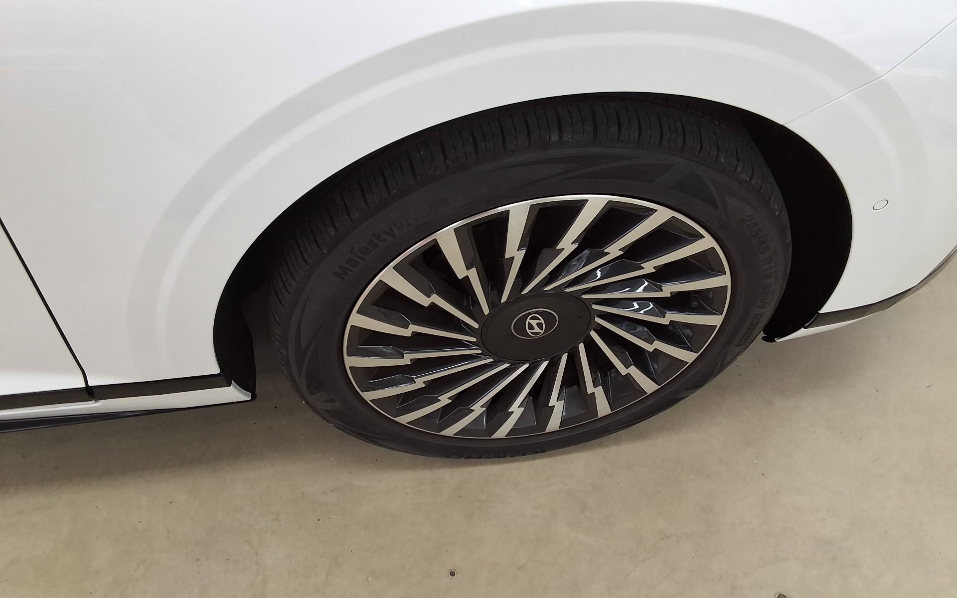 HYUNDAI THE ALL NEW GRANDEUR HYBRID 1.6 HYBRID CALLIGRAPHY 2024 - zdjęcie 25