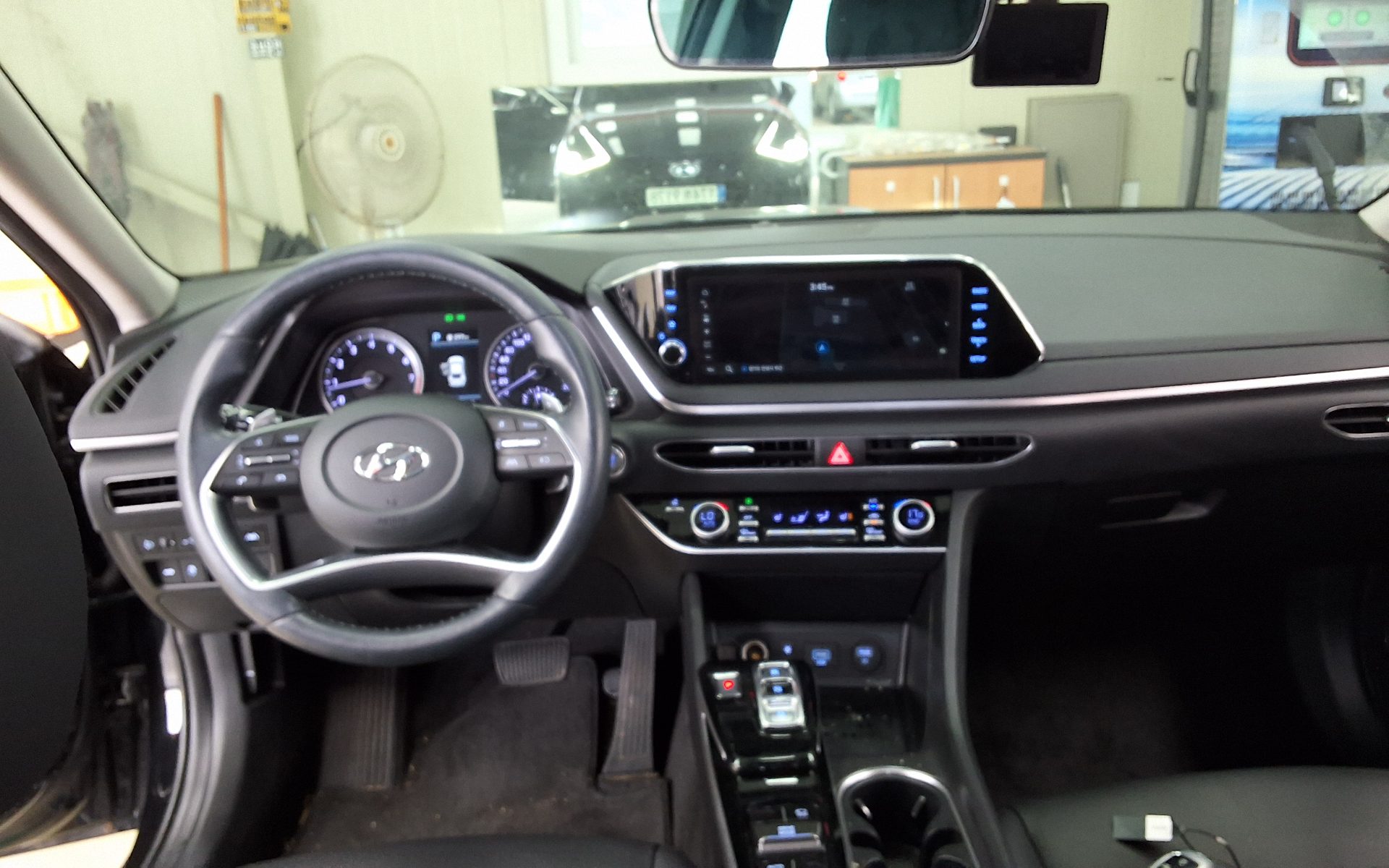 HYUNDAI SONATA (DN8) G2.0 MODERN 2023 - zdjęcie 11