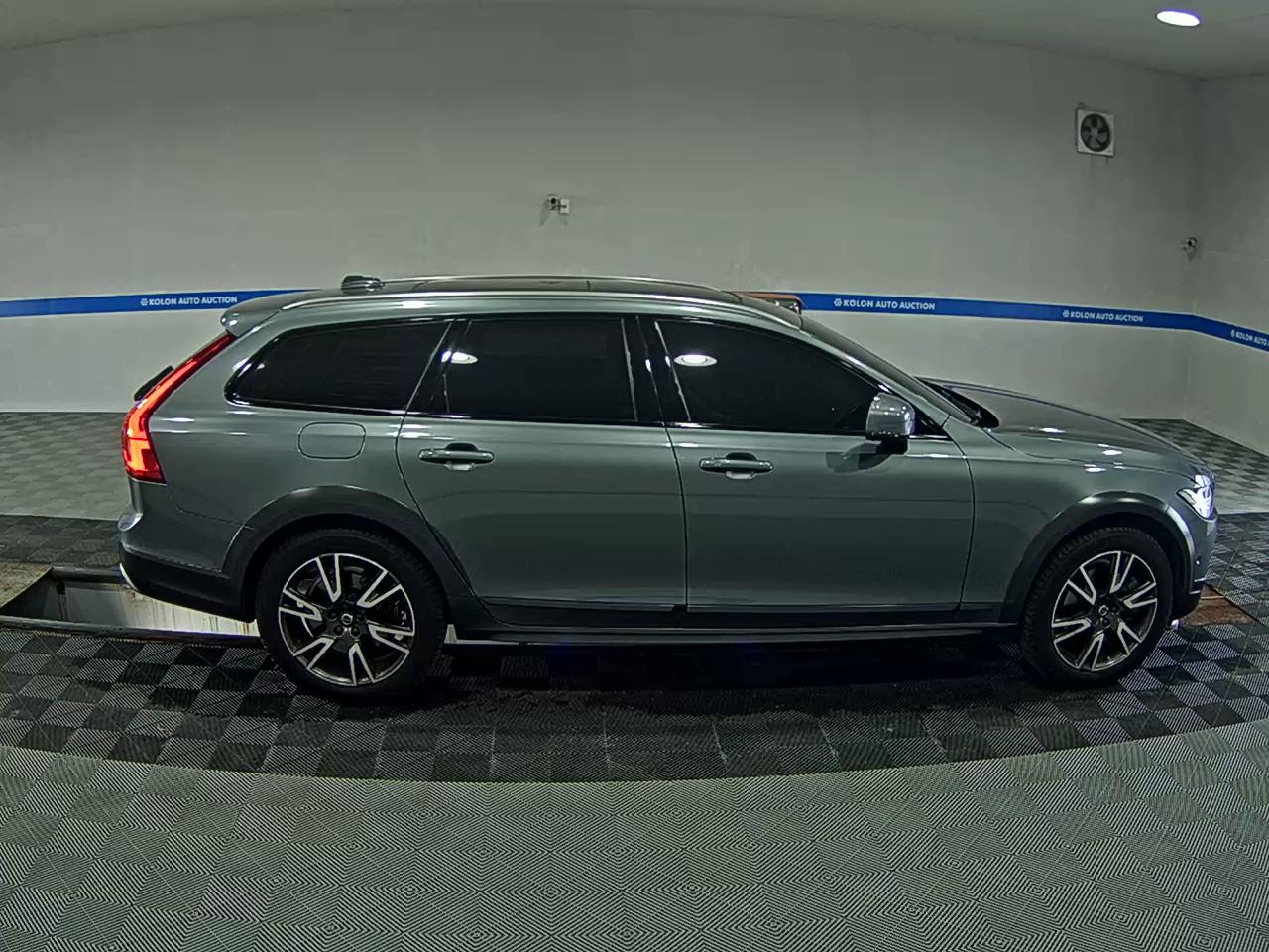 VOLVO V90 CROSS COUNTRY 2.0 T5 AWD PRO 2019 - zdjęcie 4