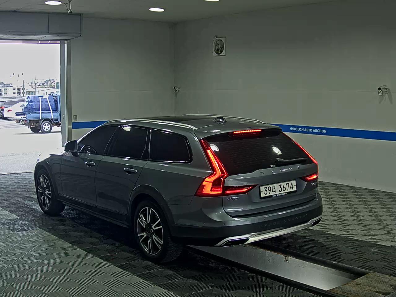 VOLVO V90 CROSS COUNTRY 2.0 T5 AWD PRO 2019 - zdjęcie 6
