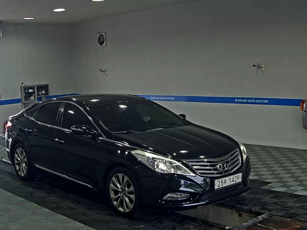 HYUNDAI GRANDEUR HG HG 300 NOBLE 2011 - zdjęcie 3