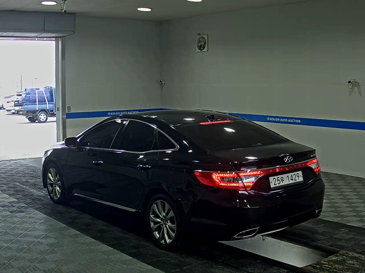 HYUNDAI GRANDEUR HG HG 300 NOBLE 2011 - zdjęcie 6