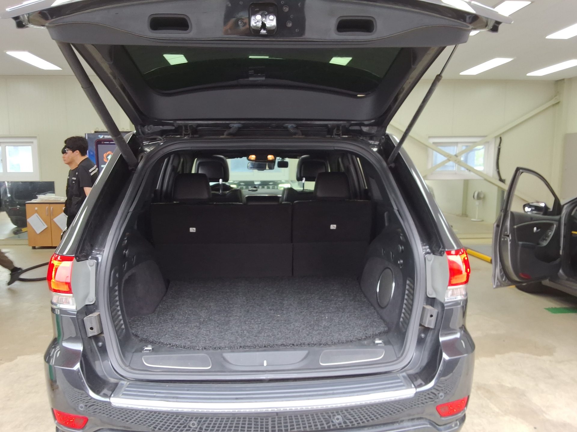 JEEP GRAND CHEROKEE (WK2) 3.0 V6 TURBO DIESEL OVERLAND 2016 - zdjęcie 16