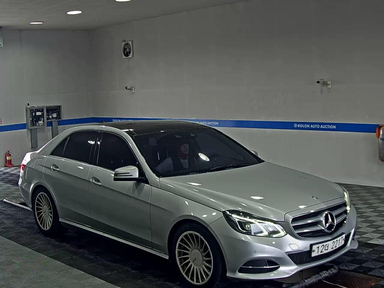 MERCEDES-BENZ E-CLASS (4TH GEN) E250 CDI 4MATIC 2014 - zdjęcie 3
