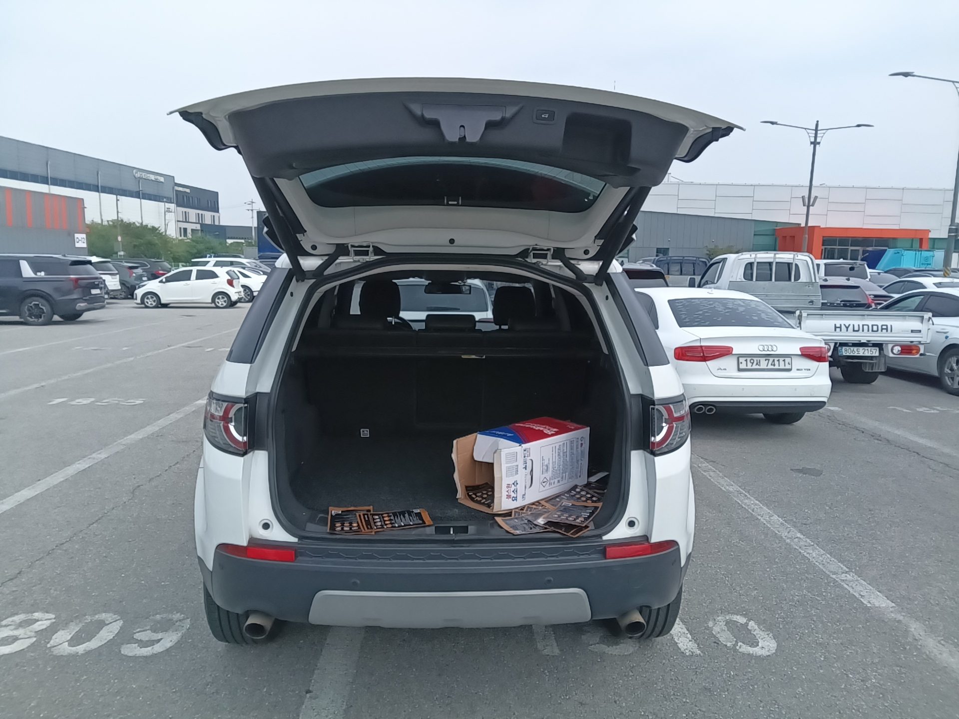 LAND ROVER DISCOVERY SPORT 2.0 TD4 HSE LUXURY 2019 - zdjęcie 15