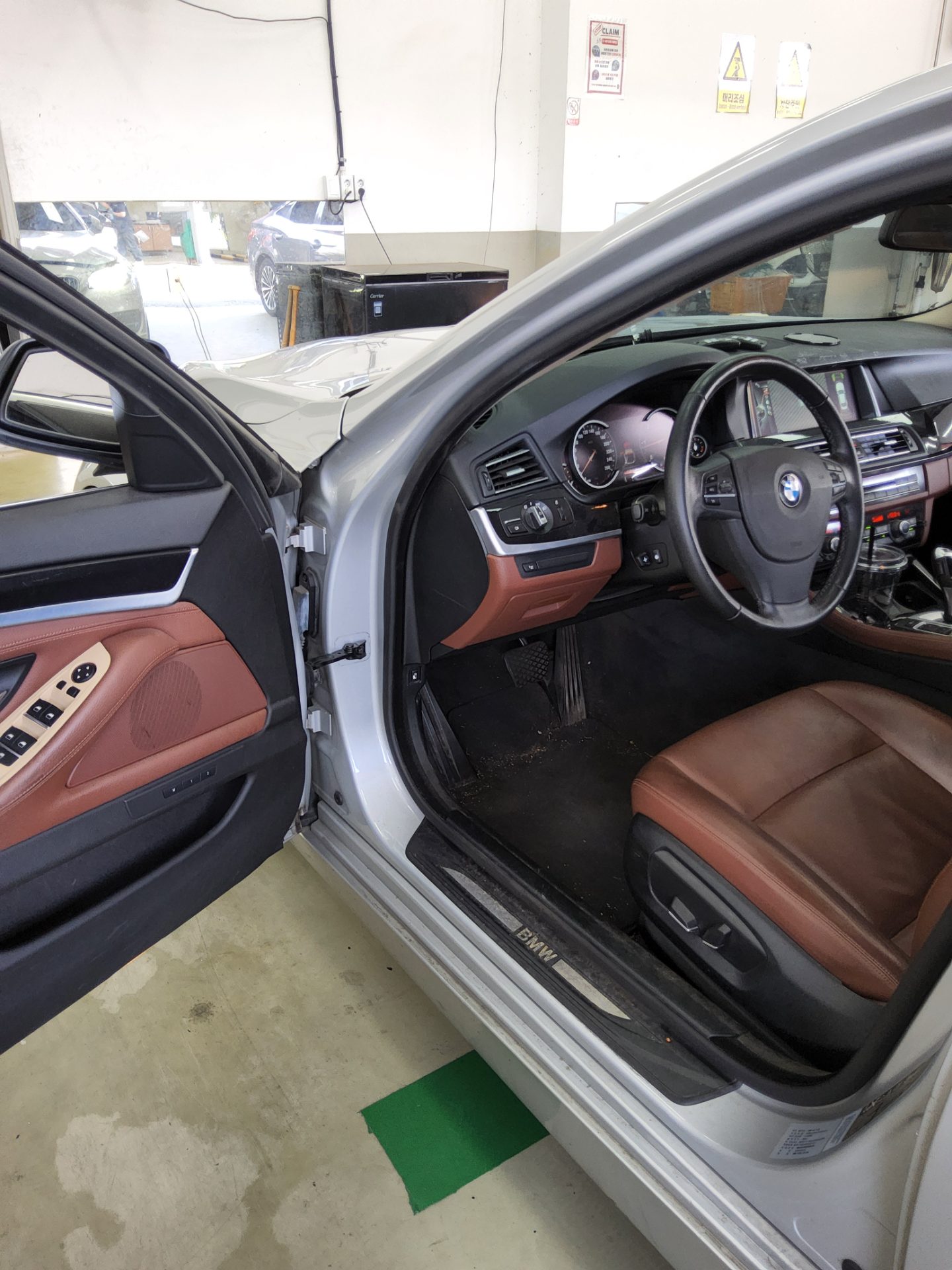 BMW 5 SERIES (6TH GEN) 520d xDRIVE 2014 - zdjęcie 10