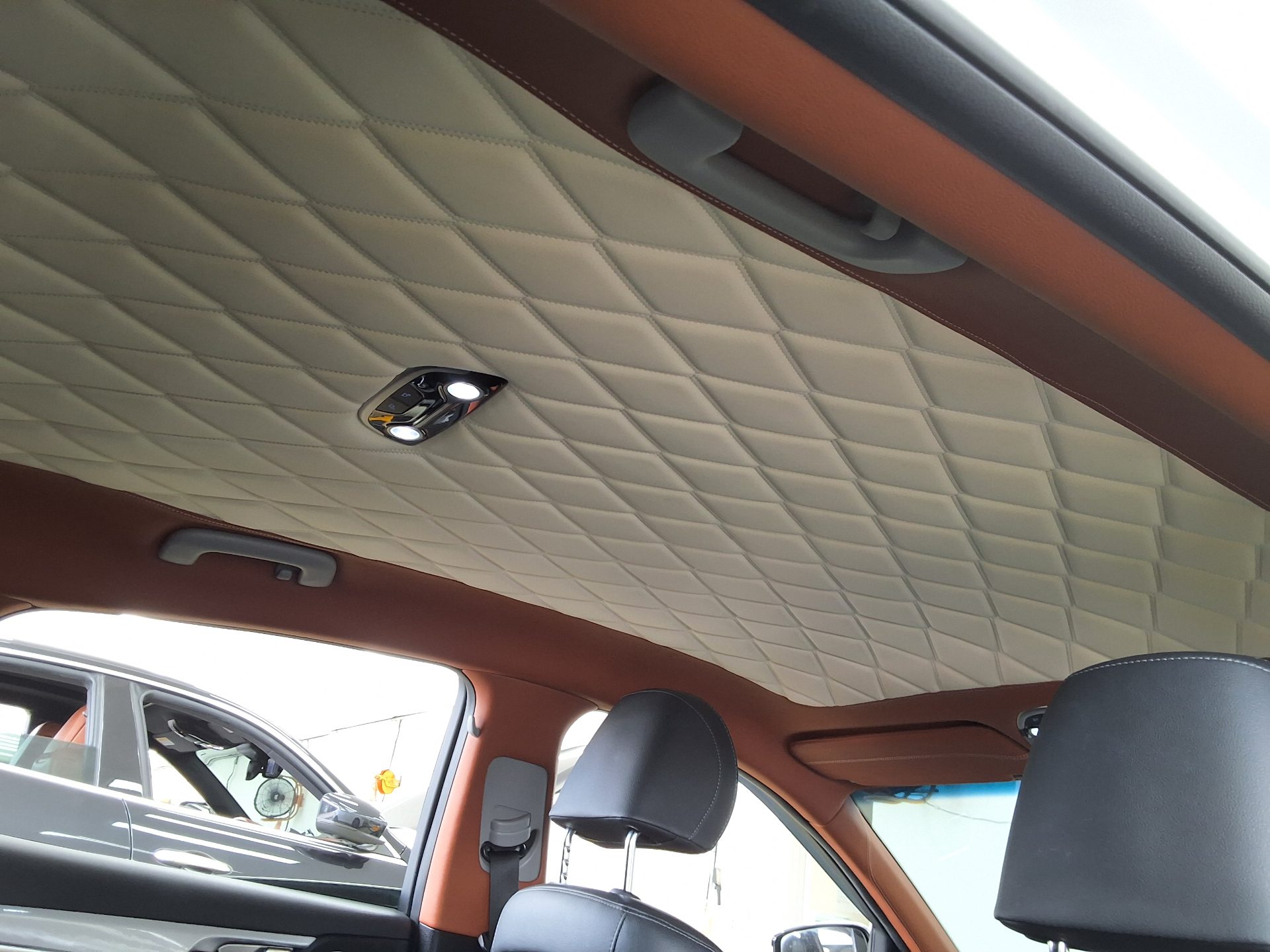 HYUNDAI GRANDEUR IG 2.4 GDi PREMIUM 2019 - zdjęcie 25