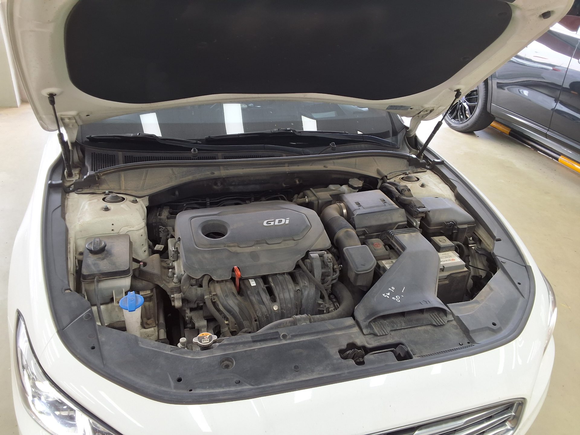HYUNDAI GRANDEUR IG 2.4 GDi PREMIUM 2019 - zdjęcie 19