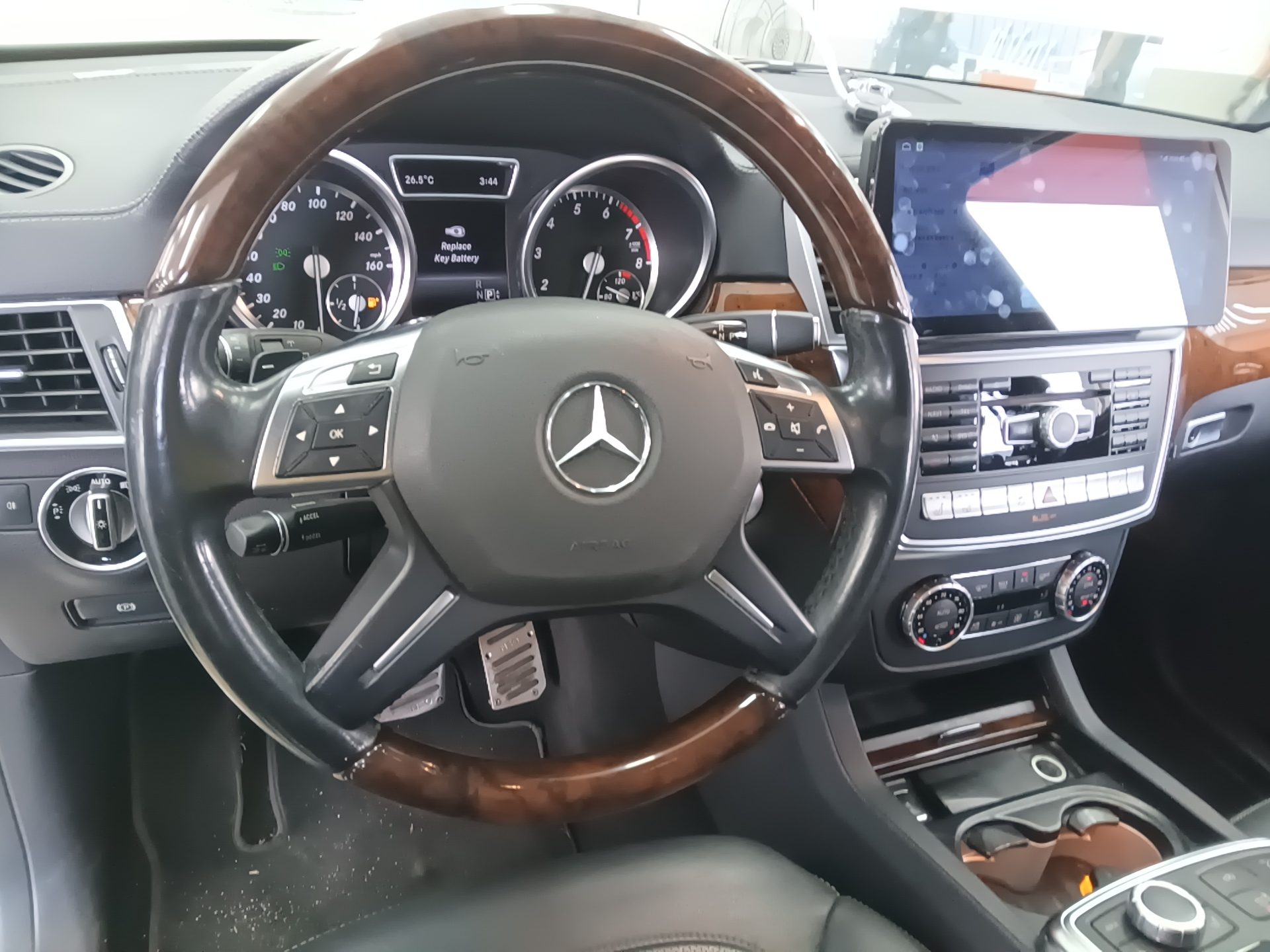 MERCEDES-BENZ GL-CLASS (2ND GEN) GL550 4MATIC 2015 - zdjęcie 17