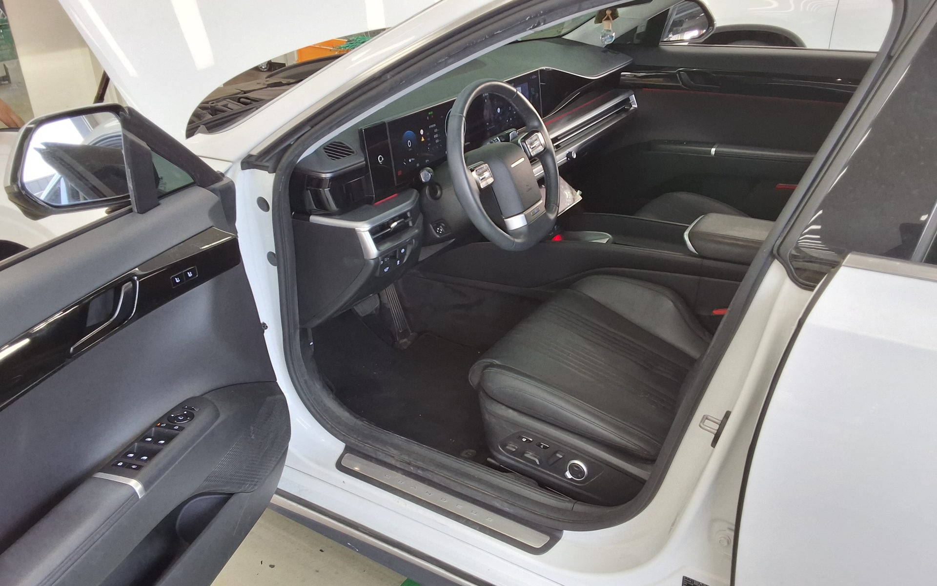 HYUNDAI THE ALL NEW GRANDEUR GASOLINE 2.5 EXCLUSIVE 2024 - zdjęcie 10