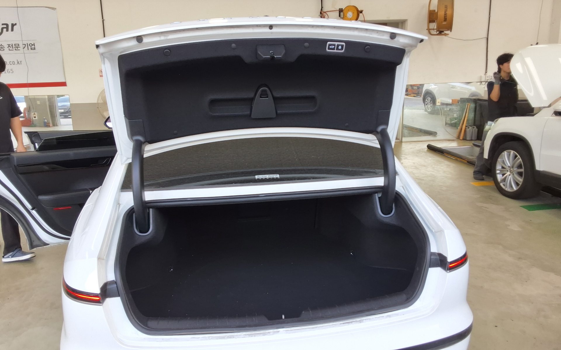 HYUNDAI THE ALL NEW GRANDEUR GASOLINE 2.5 EXCLUSIVE 2024 - zdjęcie 15