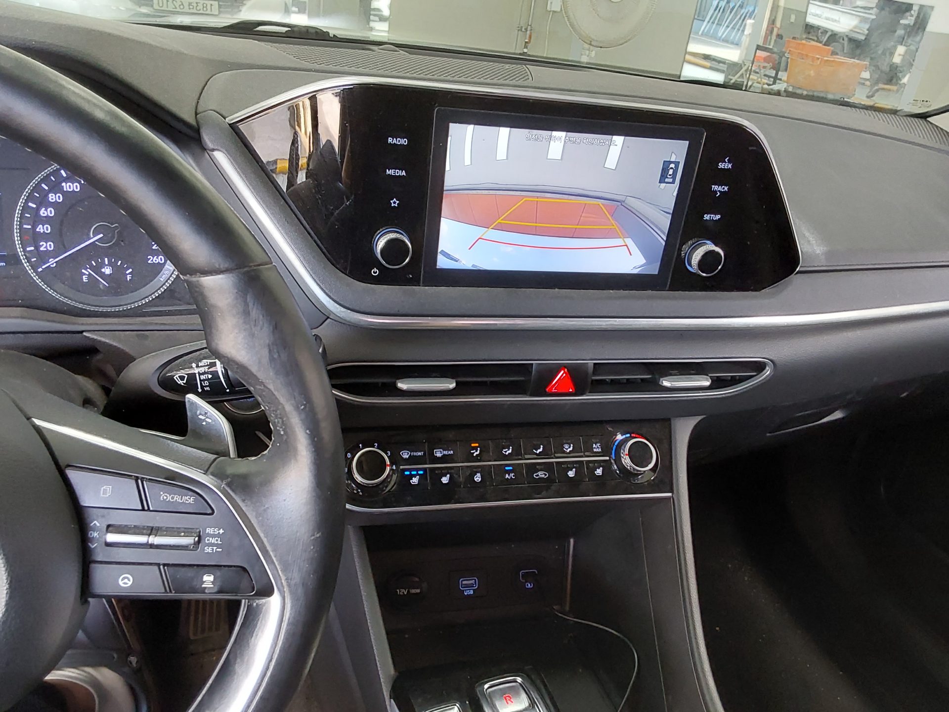 HYUNDAI SONATA (DN8) G2.0 PREMIUM 2020 - zdjęcie 17