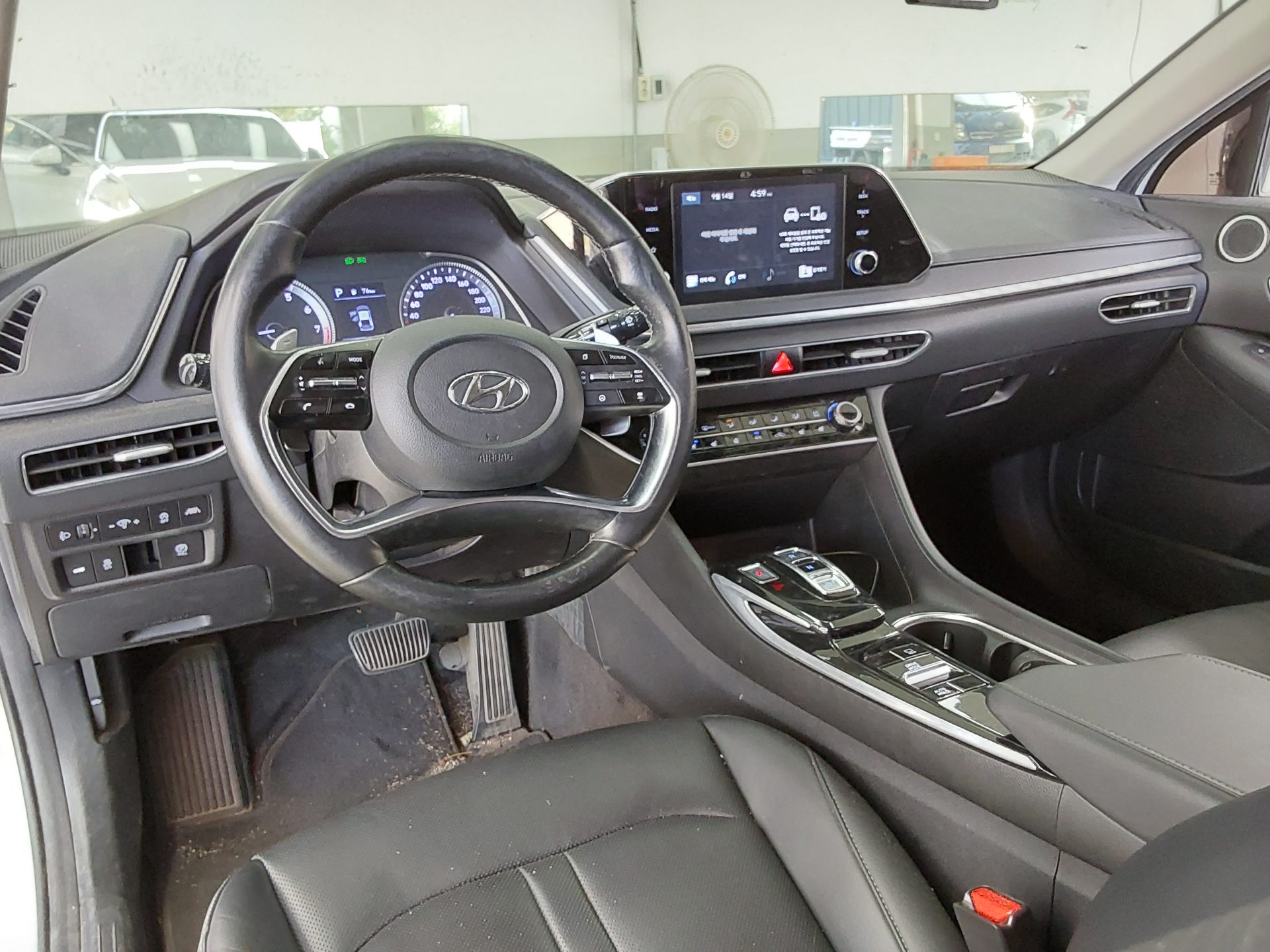 HYUNDAI SONATA (DN8) G2.0 PREMIUM 2020 - zdjęcie 11