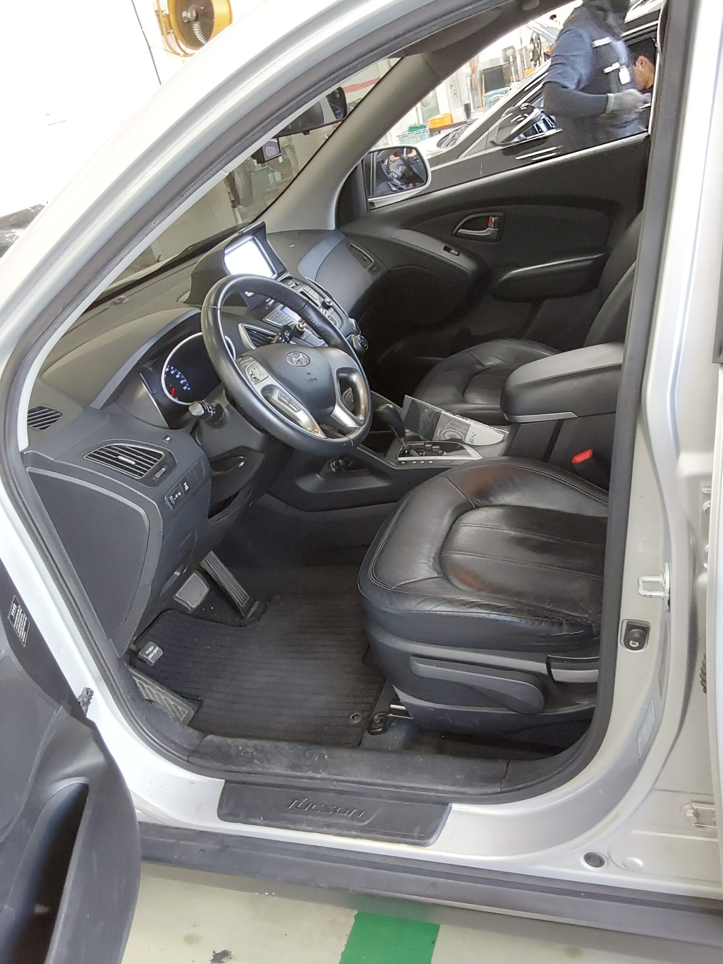 HYUNDAI TUCSON ix DIESEL R20 4WD LX20 PREMIER 2010 - zdjęcie 10