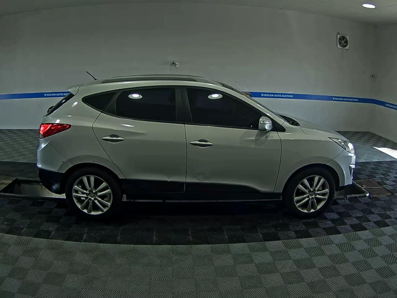 HYUNDAI TUCSON ix DIESEL R20 4WD LX20 PREMIER 2010 - zdjęcie 4