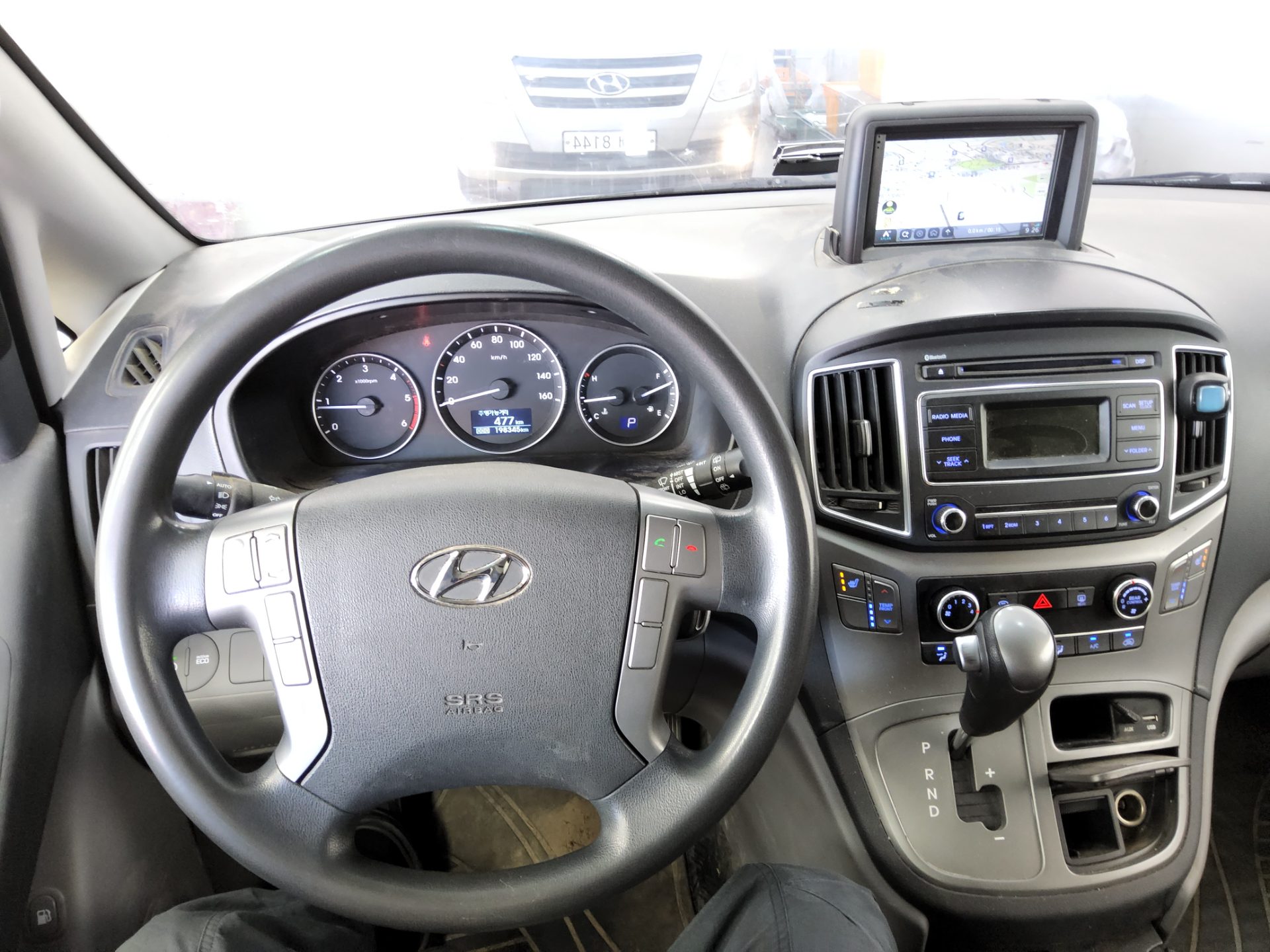 HYUNDAI GRAND STAREX 11-SEATER DIESEL MODERN 2018 - zdjęcie 17