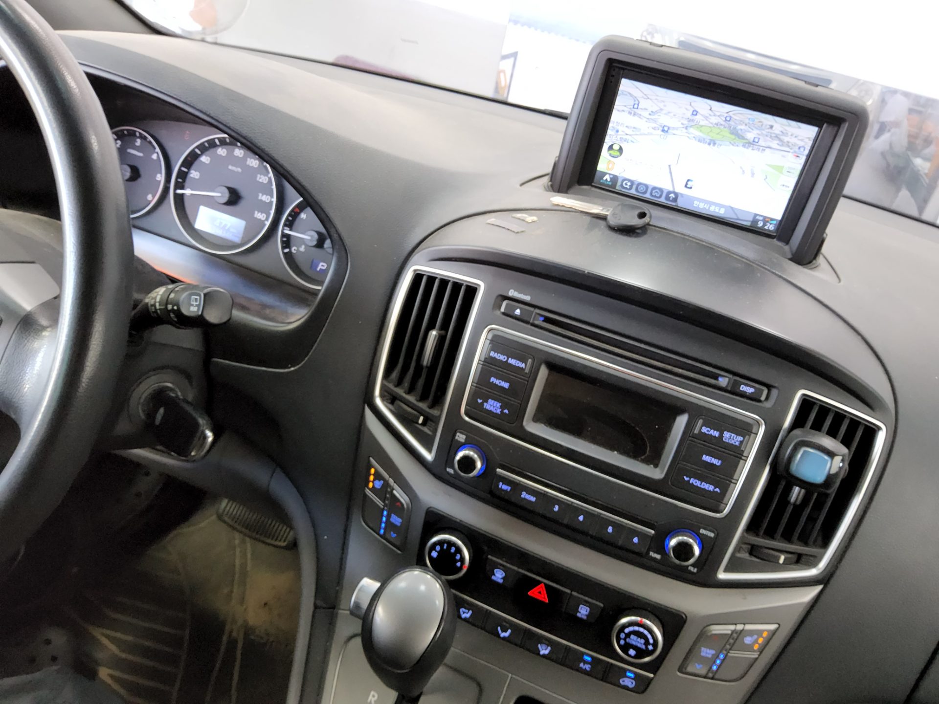 HYUNDAI GRAND STAREX 11-SEATER DIESEL MODERN 2018 - zdjęcie 19