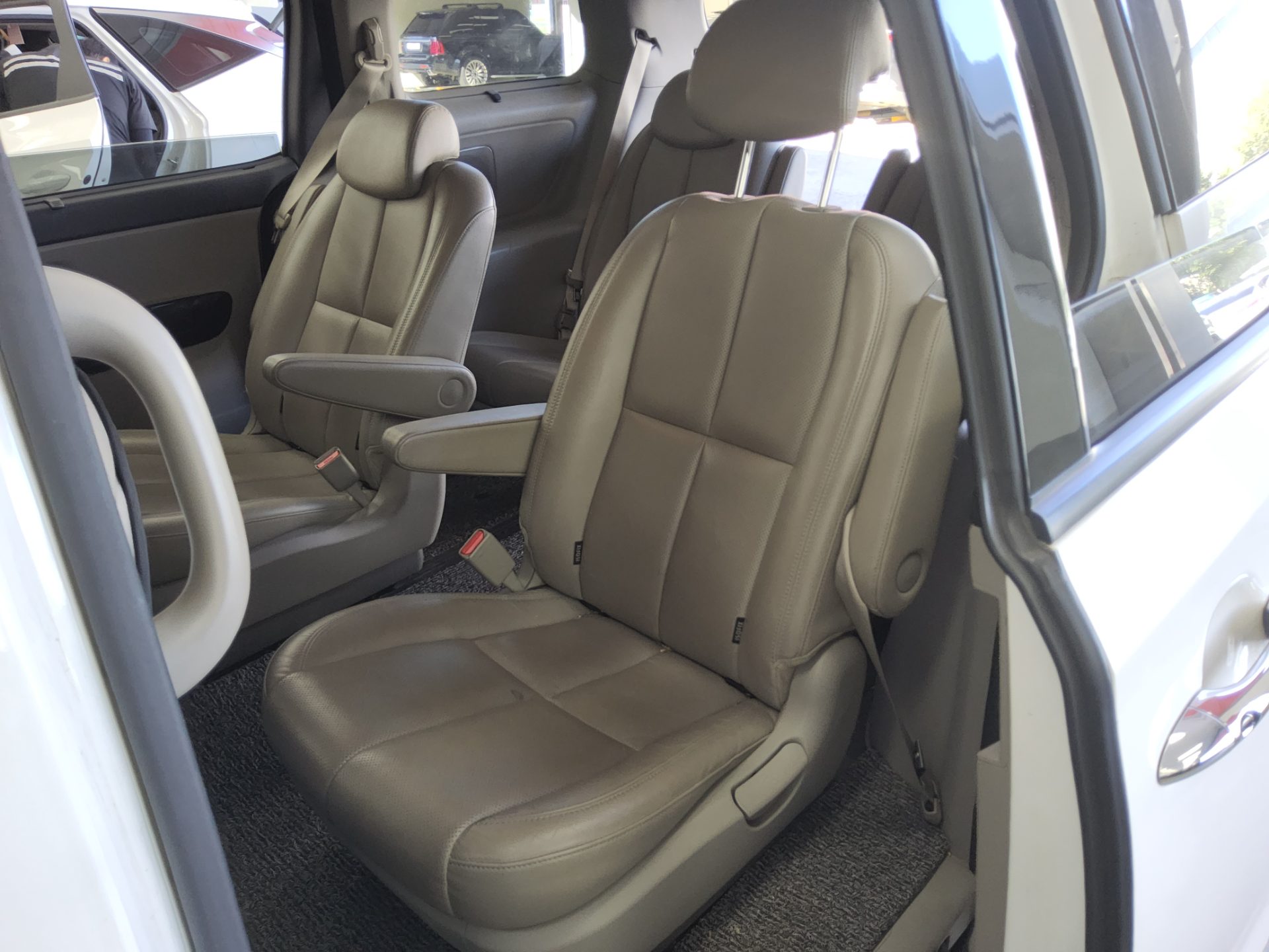 KIA THE NEW CARNIVAL 9-SEATER DIESEL NOBLESSE SPECIAL 2019 - zdjęcie 12