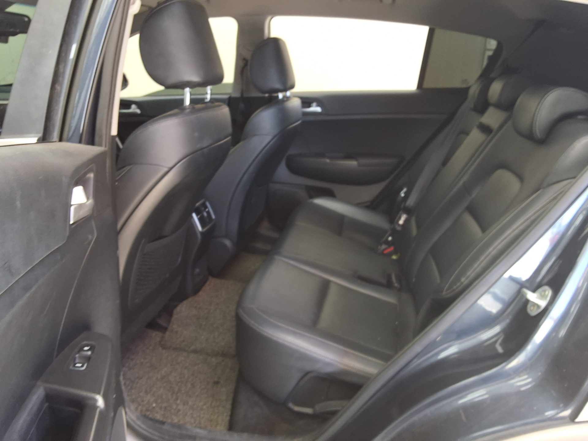 KIA SPORTAGE THE BOLD R2.0 DIESEL 2WD PRESTIGE 2019 - zdjęcie 13