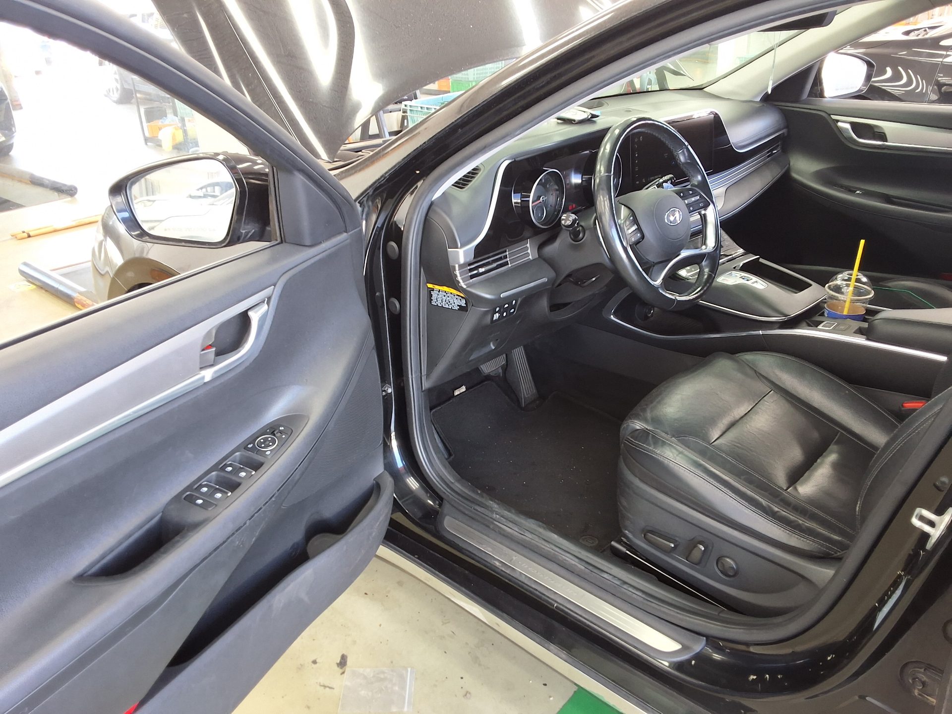 HYUNDAI THE NEW GRANDEUR IG GASOLINE 2.5 PREMIUM 2020 - zdjęcie 11