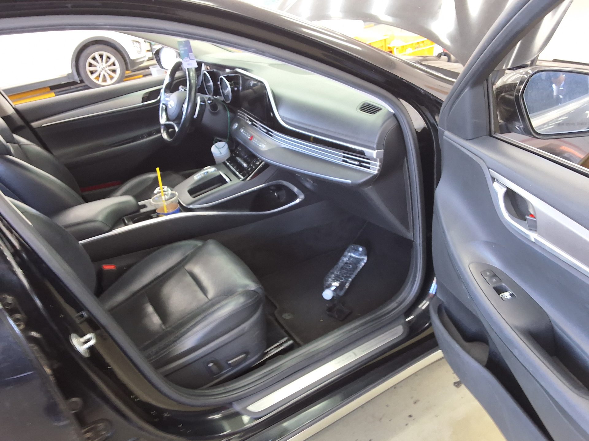 HYUNDAI THE NEW GRANDEUR IG GASOLINE 2.5 PREMIUM 2020 - zdjęcie 15