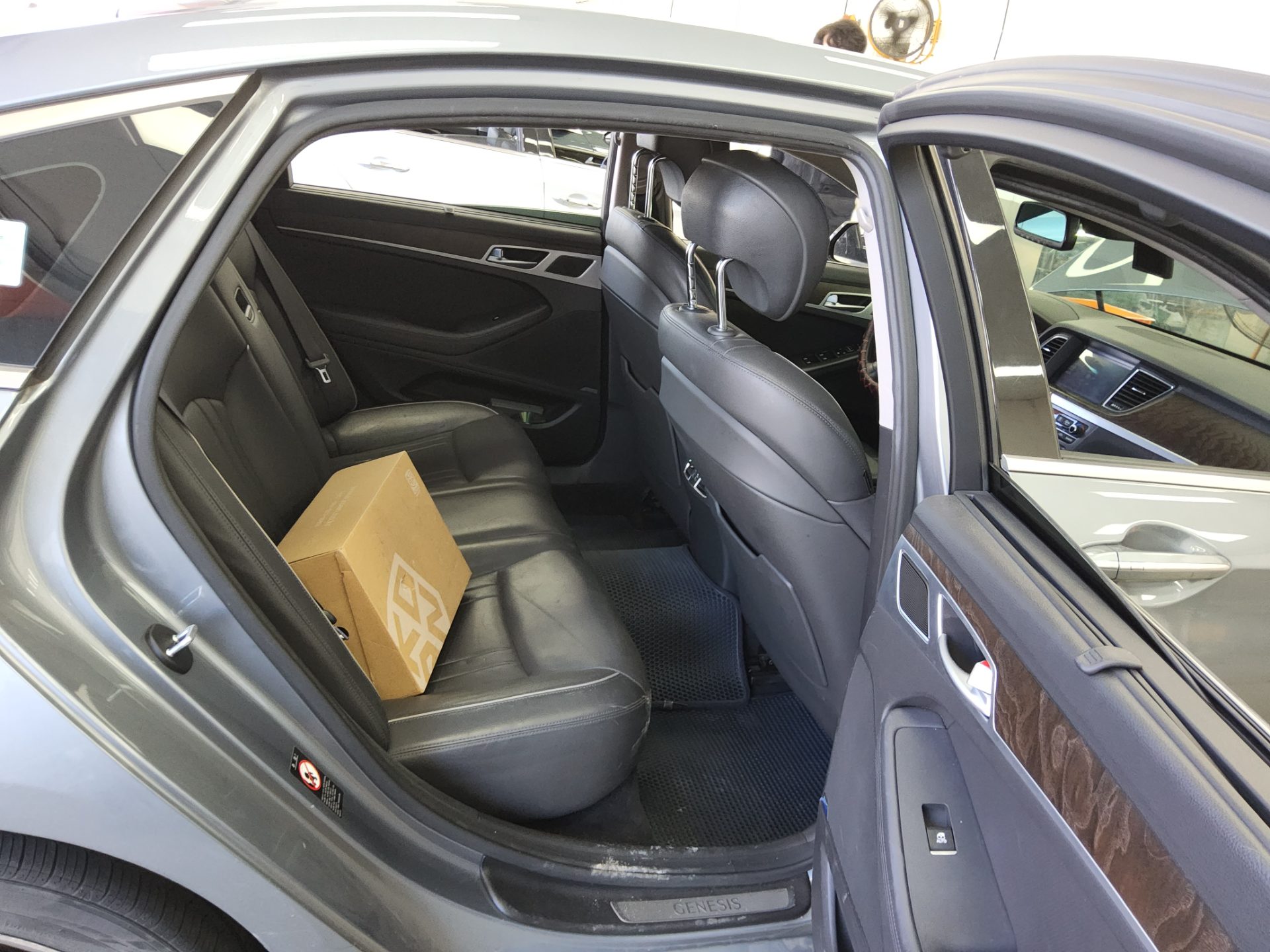 HYUNDAI GENESIS DH G330 AWD PREMIUM 2015 - zdjęcie 13
