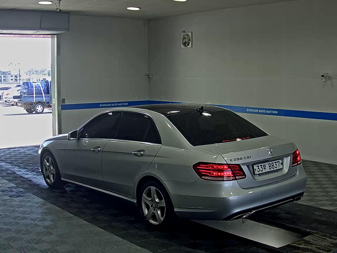 MERCEDES-BENZ E-CLASS (4TH GEN) E250 CDI 4MATIC 2014 - zdjęcie 6