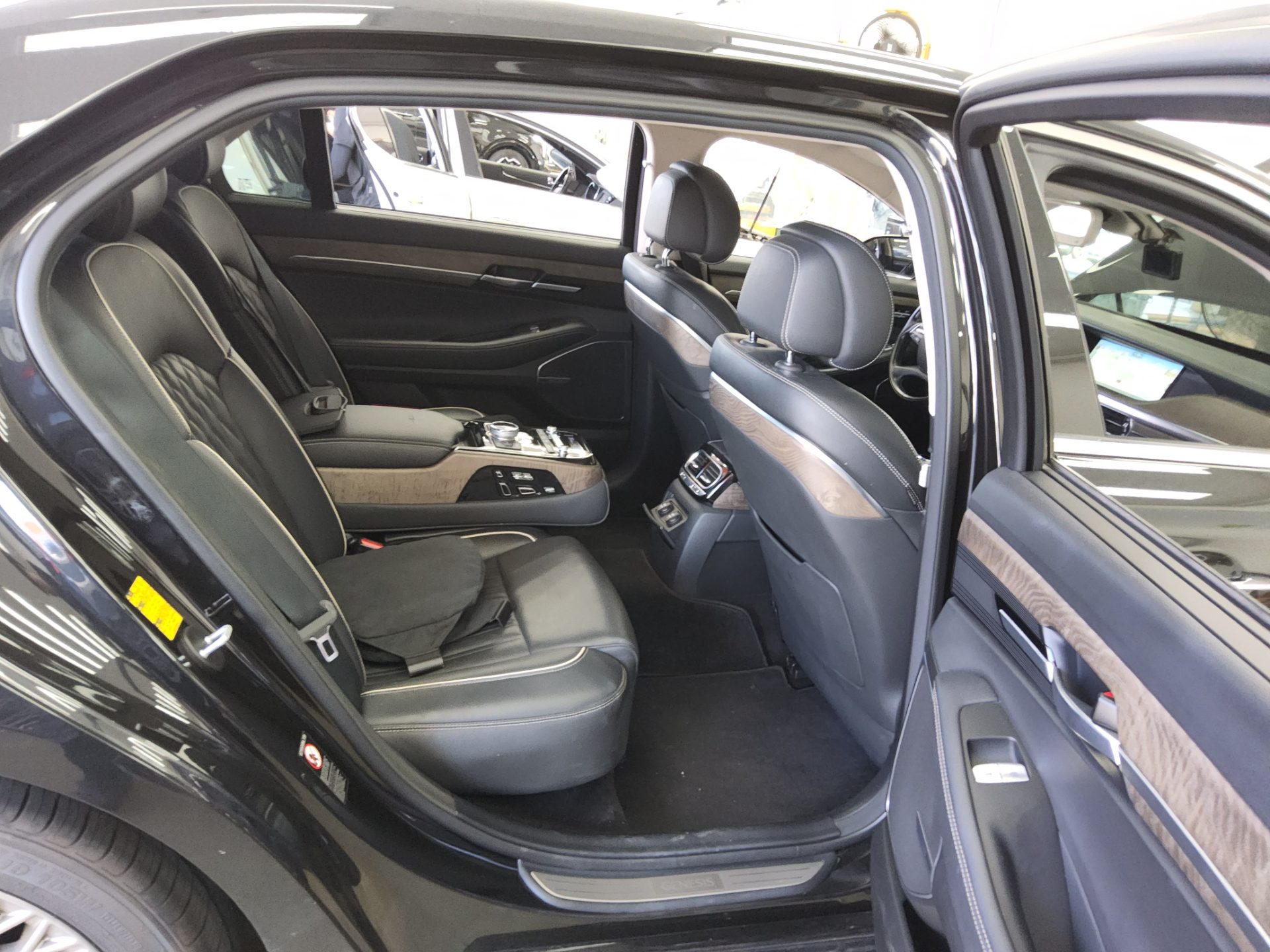 GENESIS G90 3.8 AWD PREMIUM LUXURY 2019 - zdjęcie 13