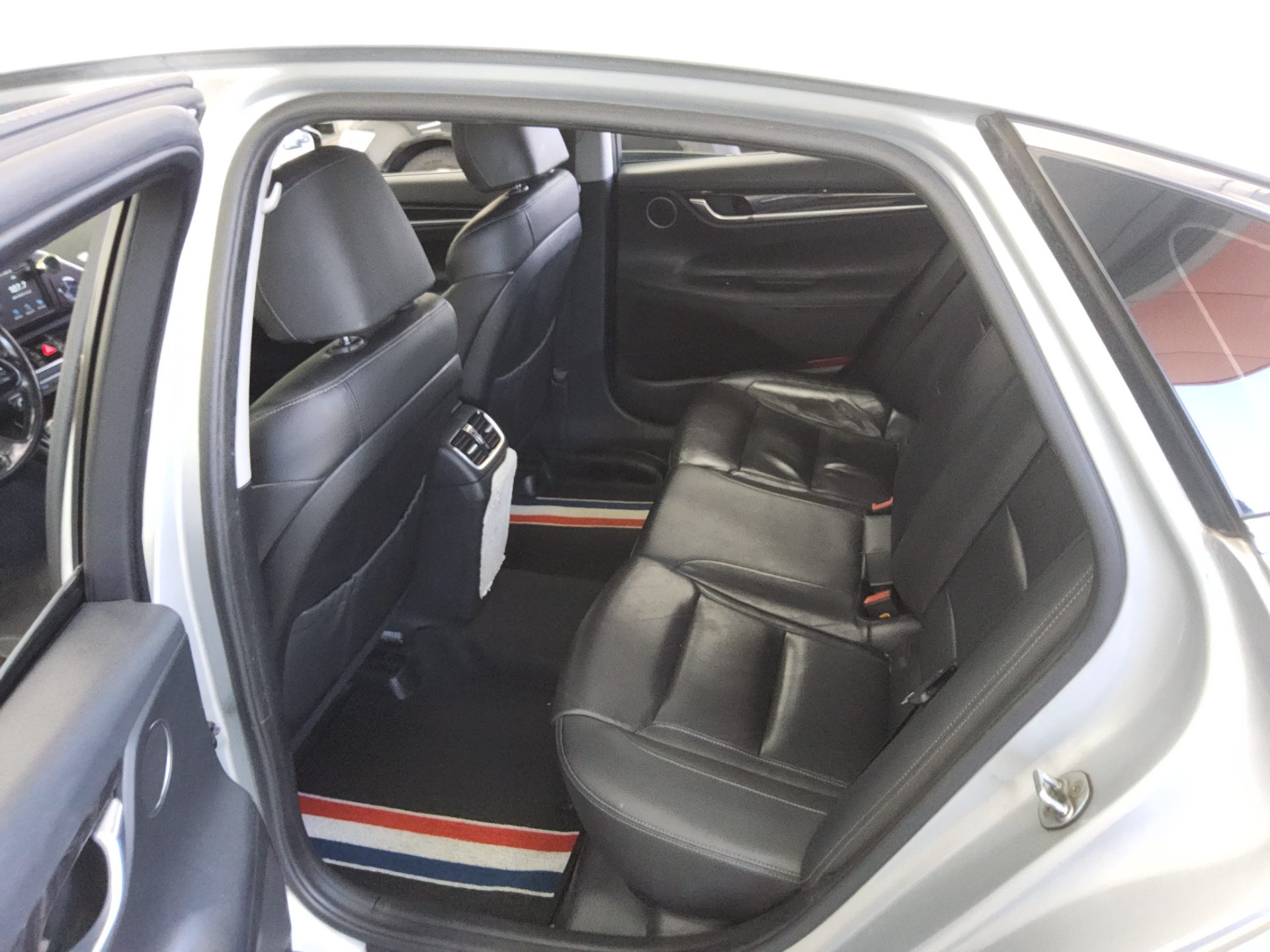 HYUNDAI GRANDEUR IG 3.0 LPi TAXI DELUXE TYPE 2019 - zdjęcie 12