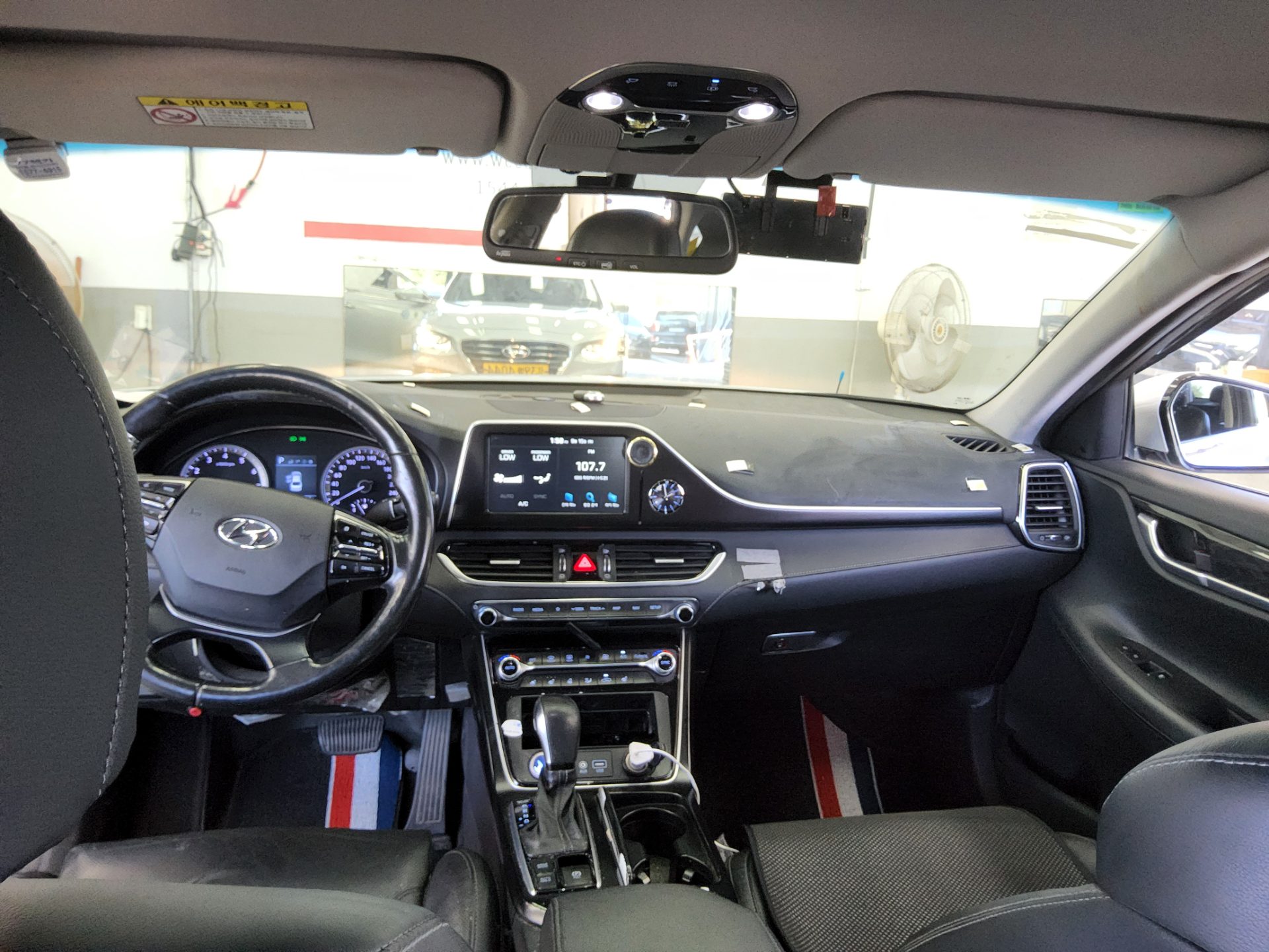 HYUNDAI GRANDEUR IG 3.0 LPi TAXI DELUXE TYPE 2019 - zdjęcie 11