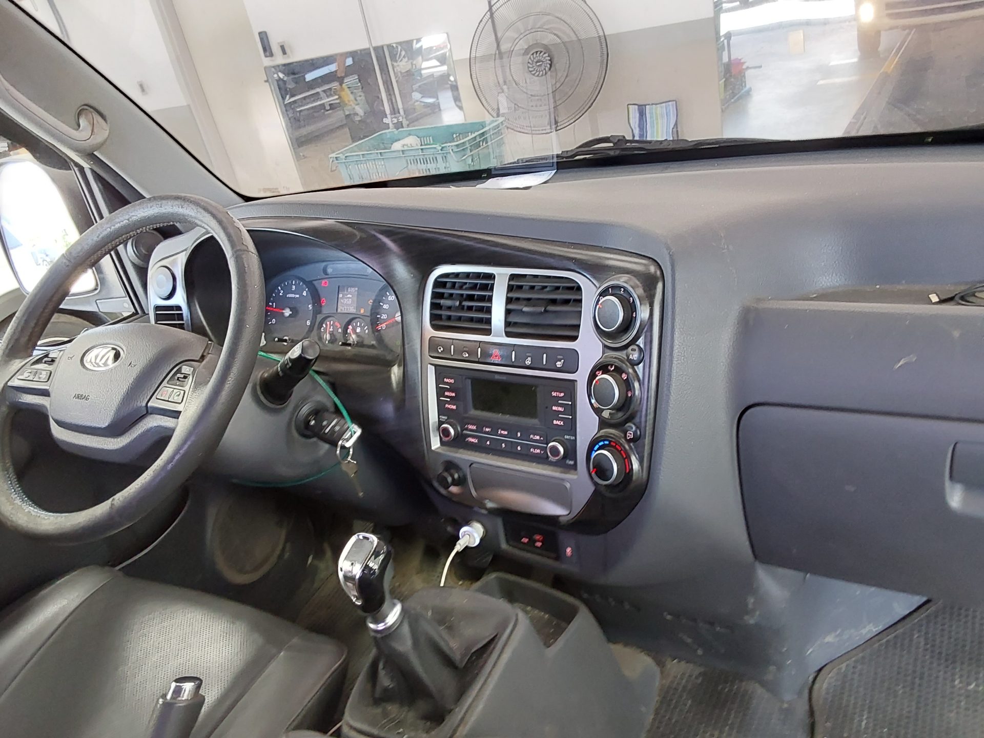 KIA BONGO III CARGO CRDi KING CAB EXTRA LONG WHEELBASE 2017 - zdjęcie 11