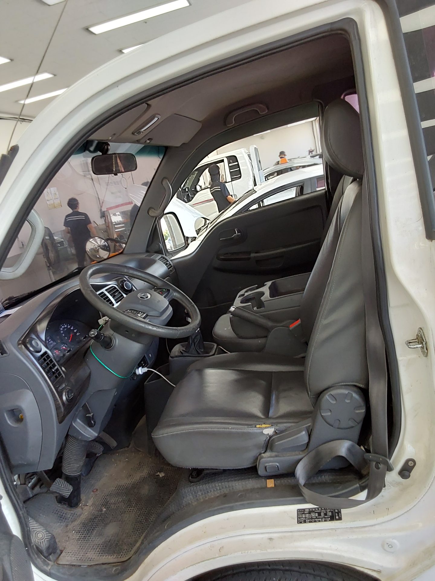 KIA BONGO III CARGO CRDi KING CAB EXTRA LONG WHEELBASE 2017 - zdjęcie 10