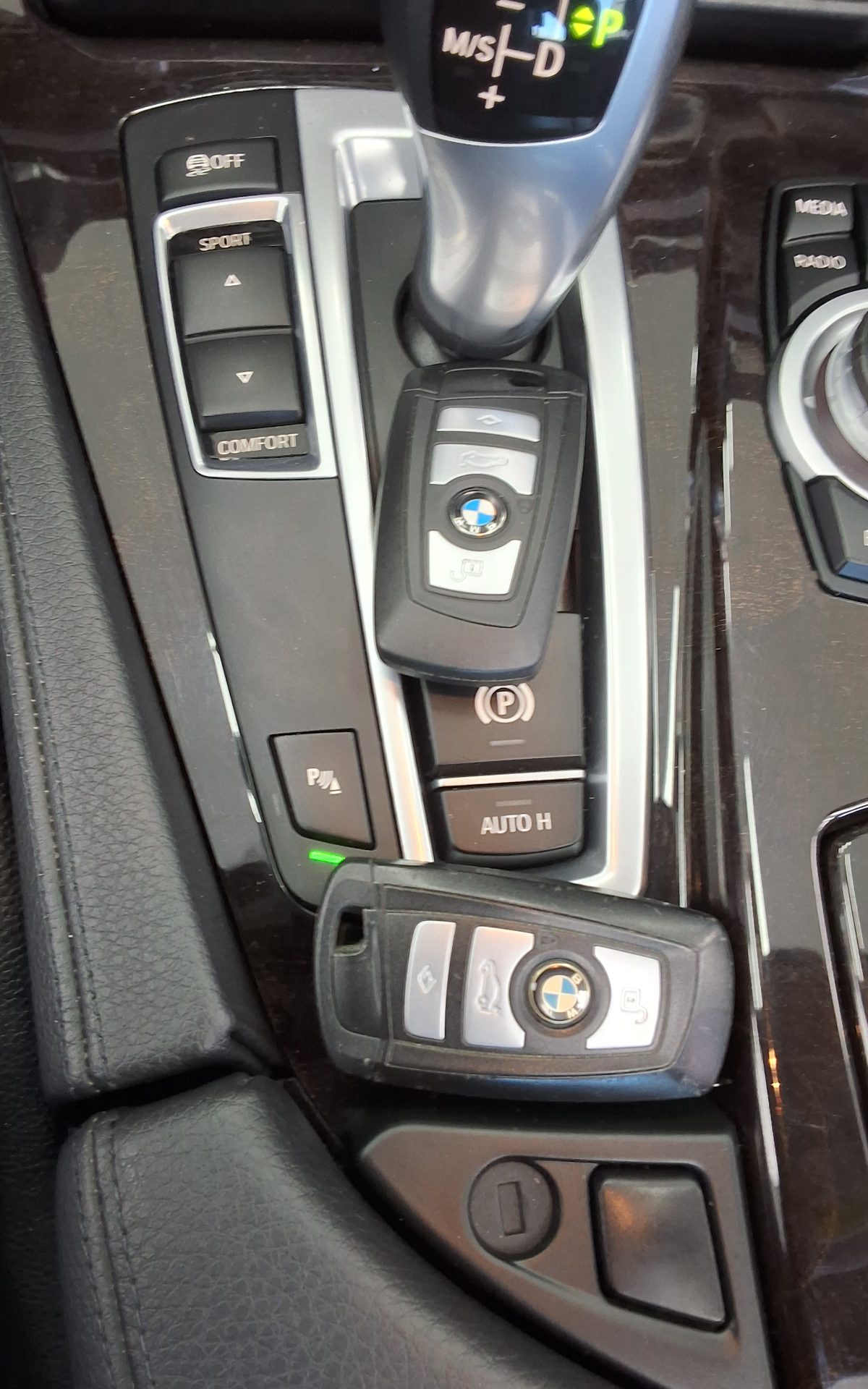 BMW 5 SERIES (6TH GEN) 520d 2013 - zdjęcie 20