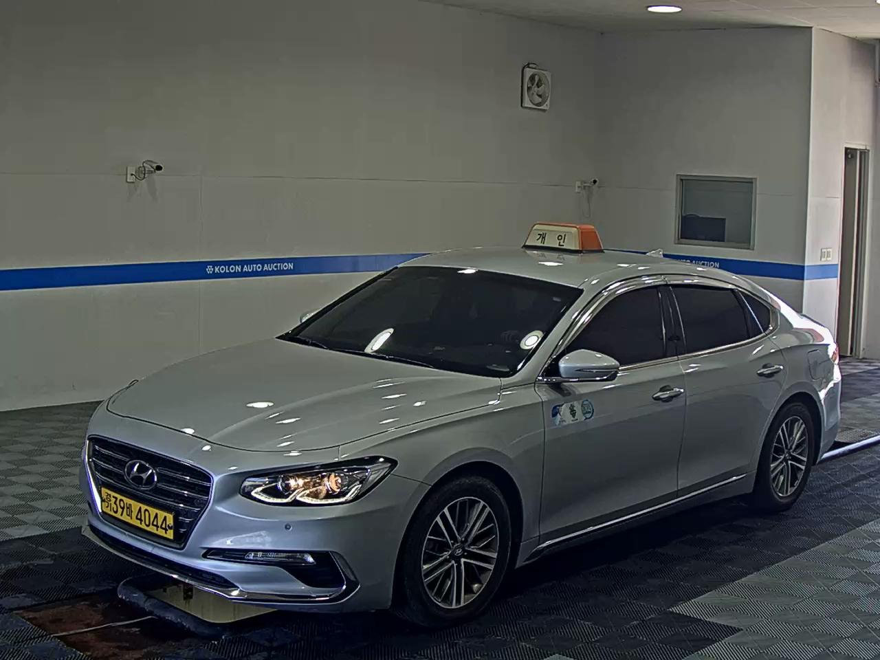 HYUNDAI GRANDEUR IG 3.0 LPi TAXI DELUXE TYPE 2019 - zdjęcie 2