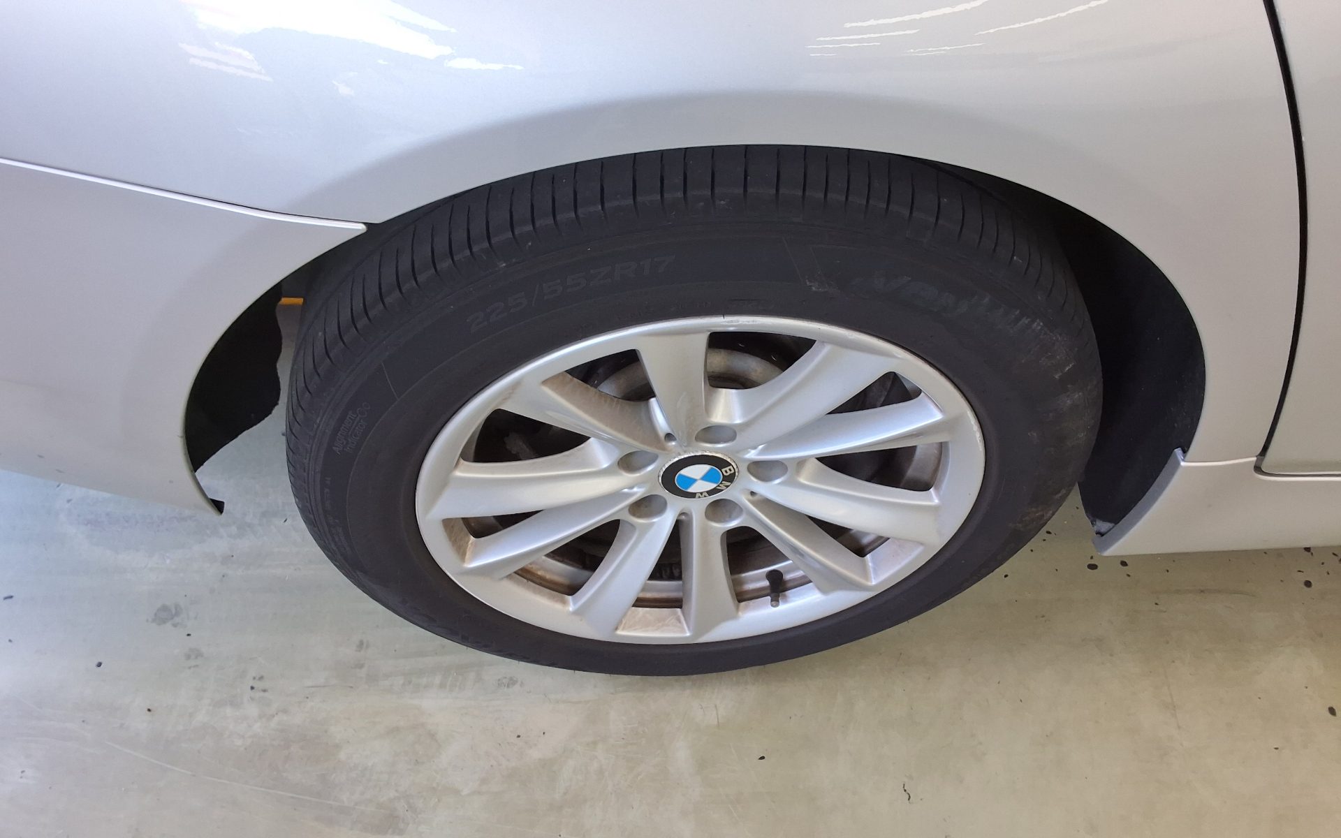 BMW 5 SERIES (6TH GEN) 520d 2013 - zdjęcie 28