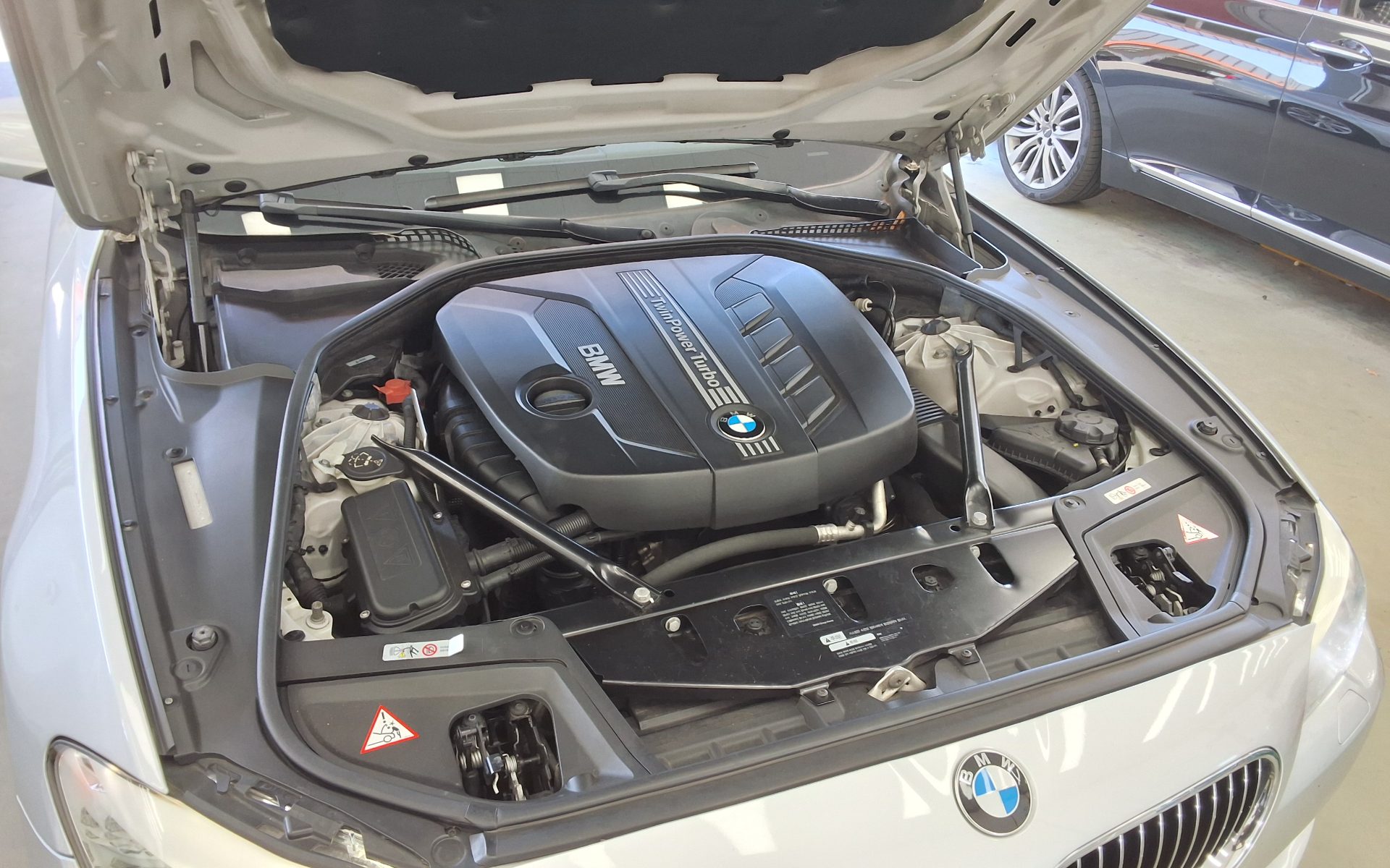 BMW 5 SERIES (6TH GEN) 520d 2013 - zdjęcie 23
