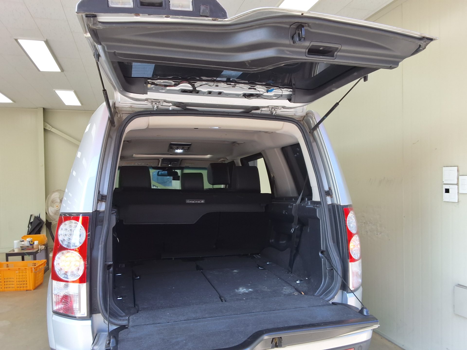 LAND ROVER DISCOVERY 4 3.0 SDV6 SE 2012 - zdjęcie 16