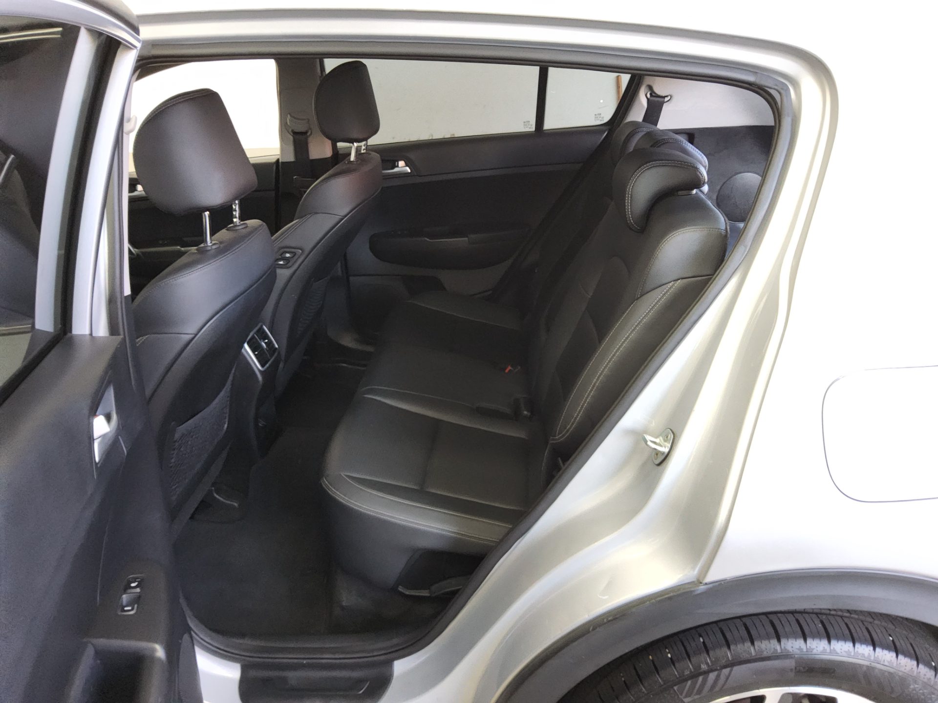 KIA SPORTAGE THE BOLD R2.0 DIESEL 2WD PRESTIGE 2019 - zdjęcie 12