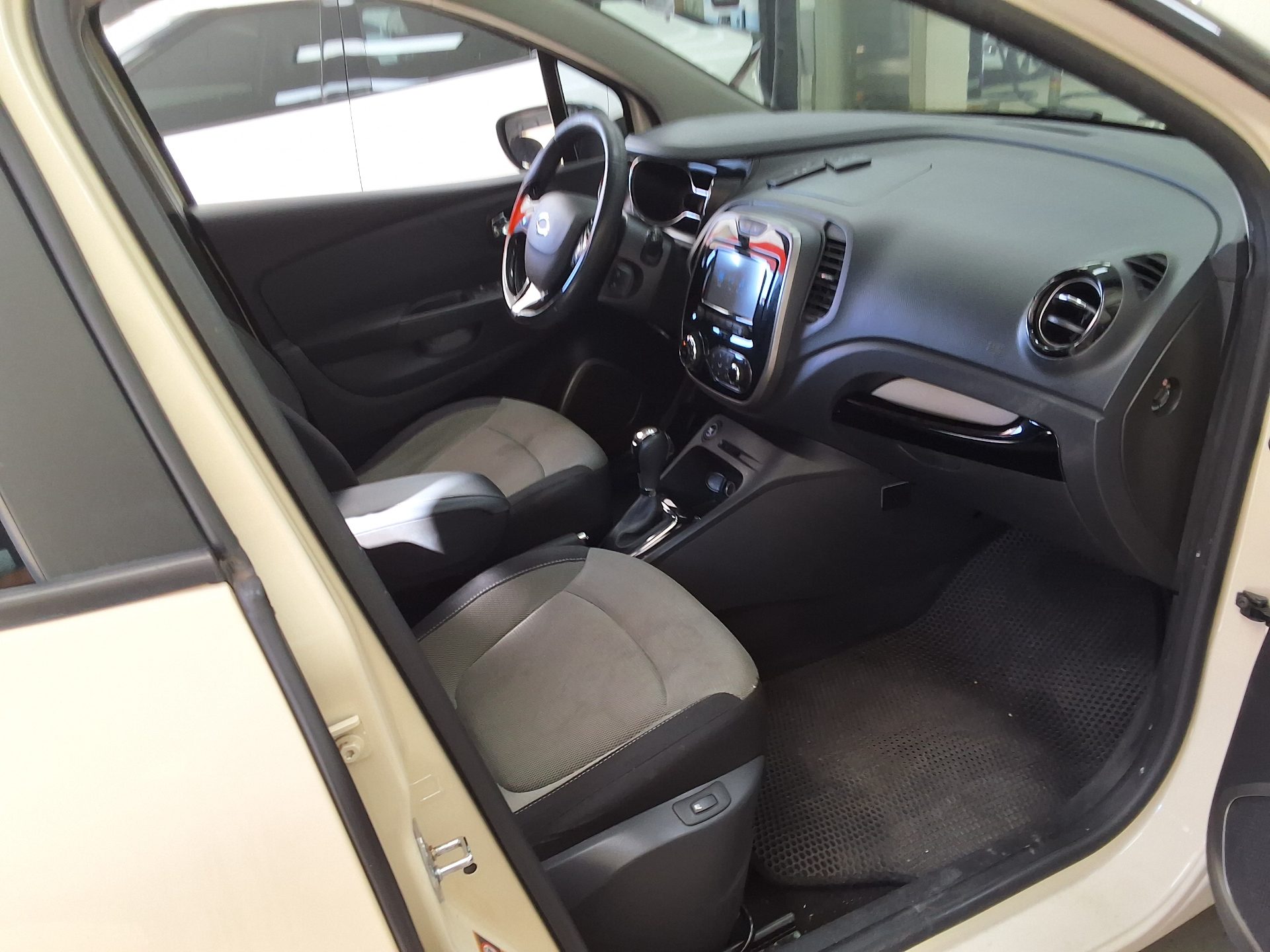 RENAULT (SAMSUNG) QM3 LE 2015 - zdjęcie 15