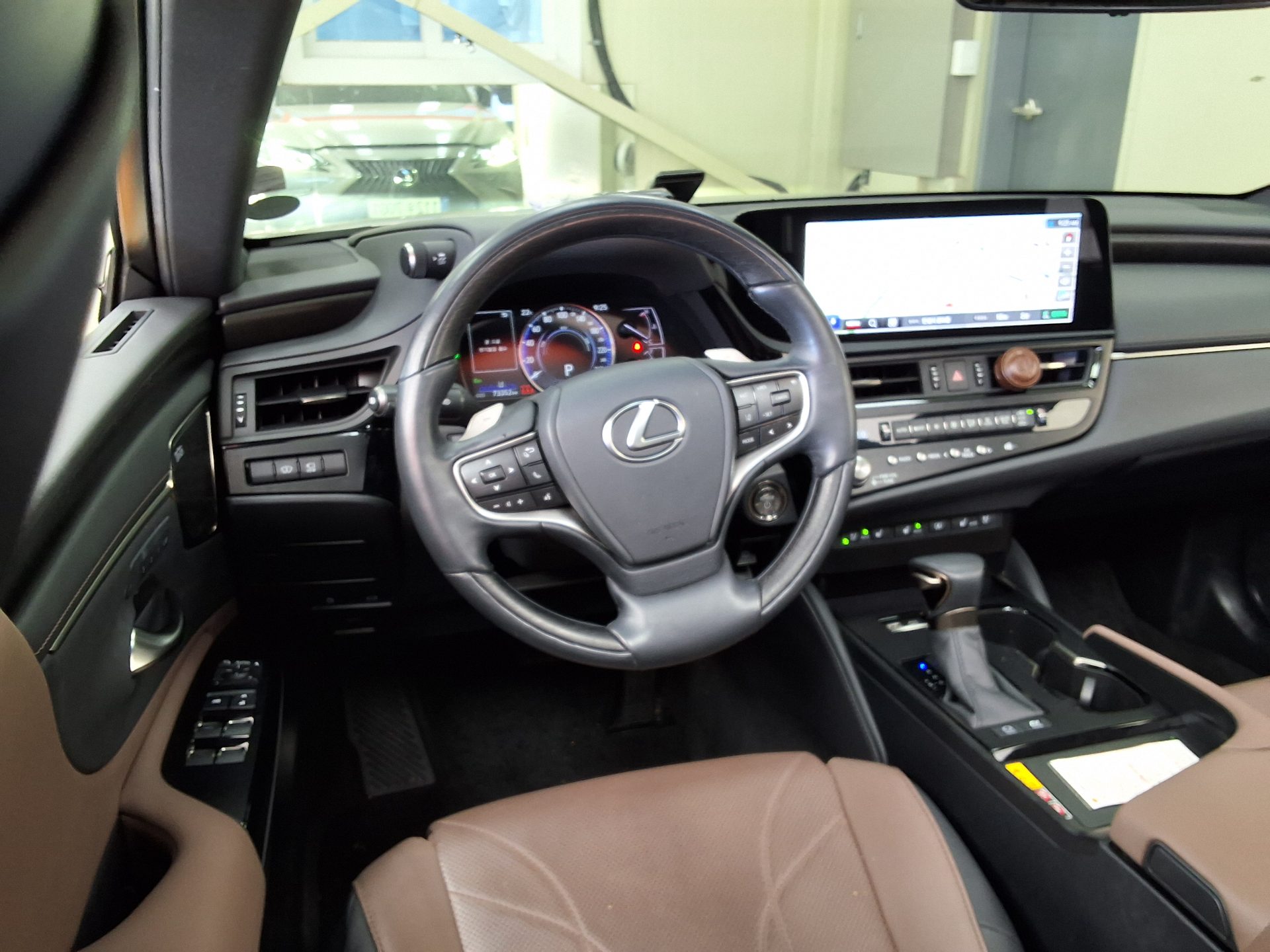 LEXUS ES (7TH GEN) 300h SUPREME 2025 - zdjęcie 12