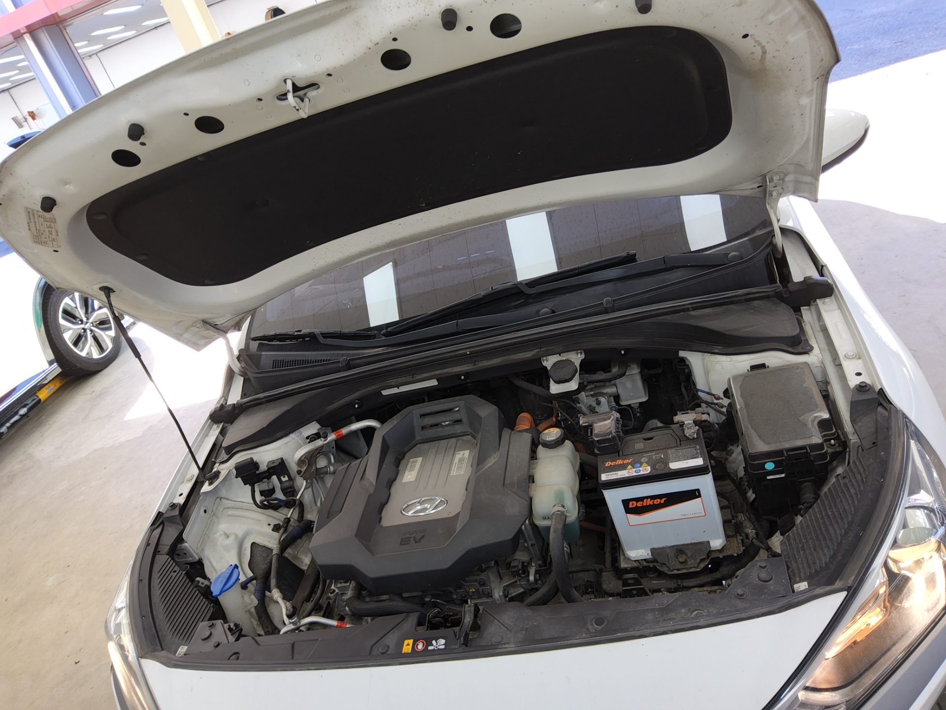 HYUNDAI IONIQ ELECTRIC I 2018 - zdjęcie 20