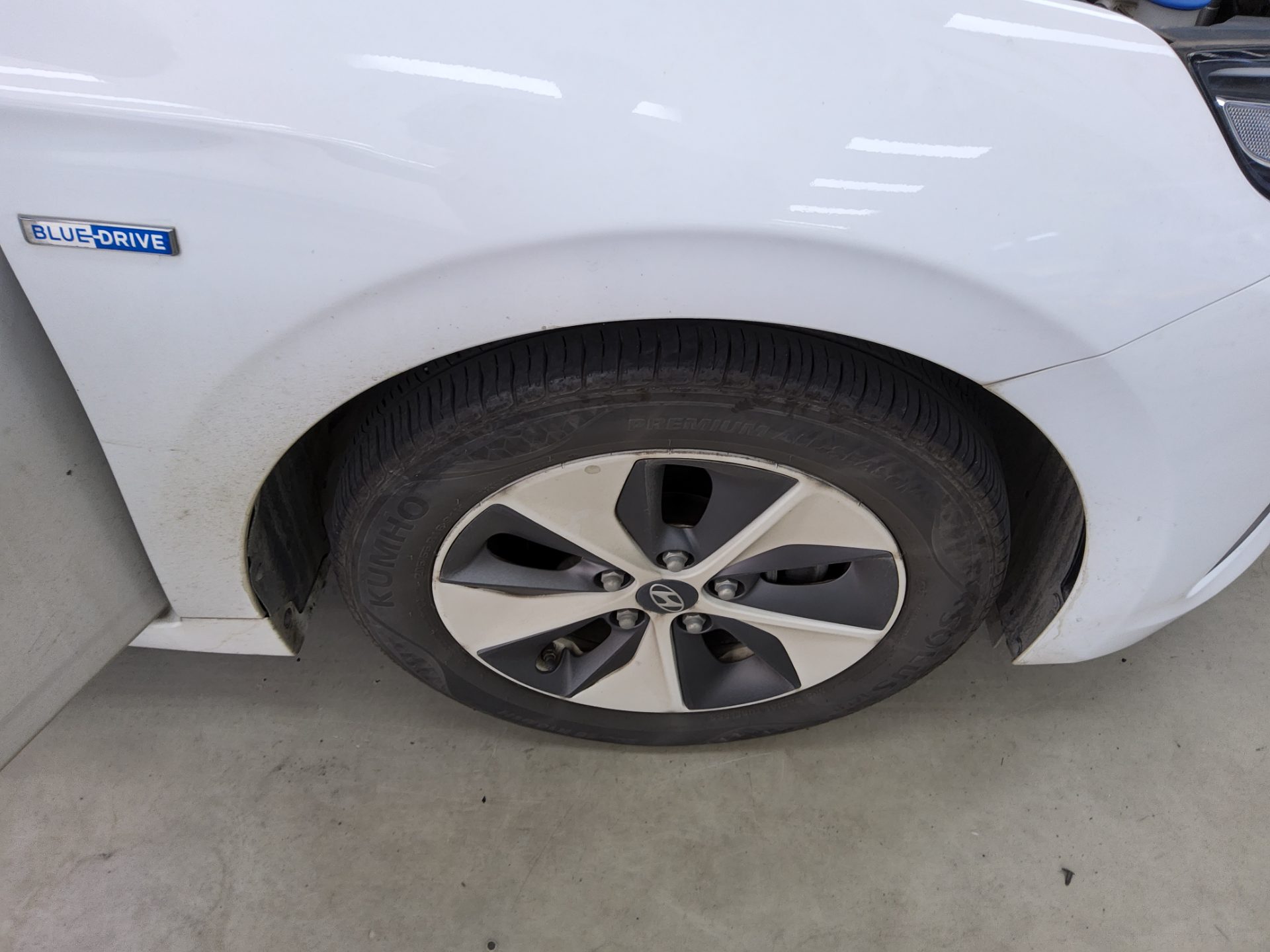 HYUNDAI IONIQ ELECTRIC I 2018 - zdjęcie 24