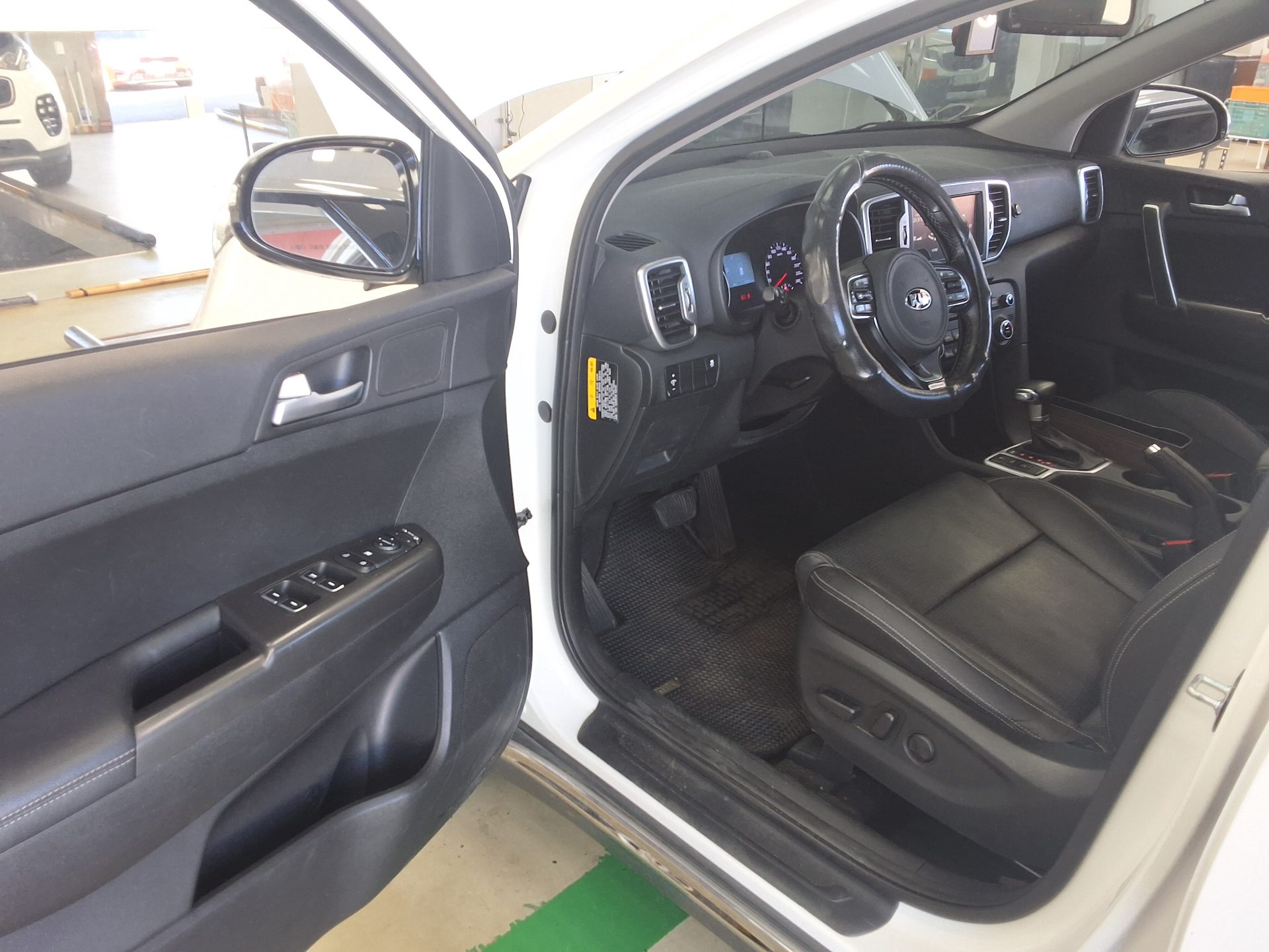 KIA NEW SPORTAGE 1.7 2WD NOBLESSE 2018 - zdjęcie 11