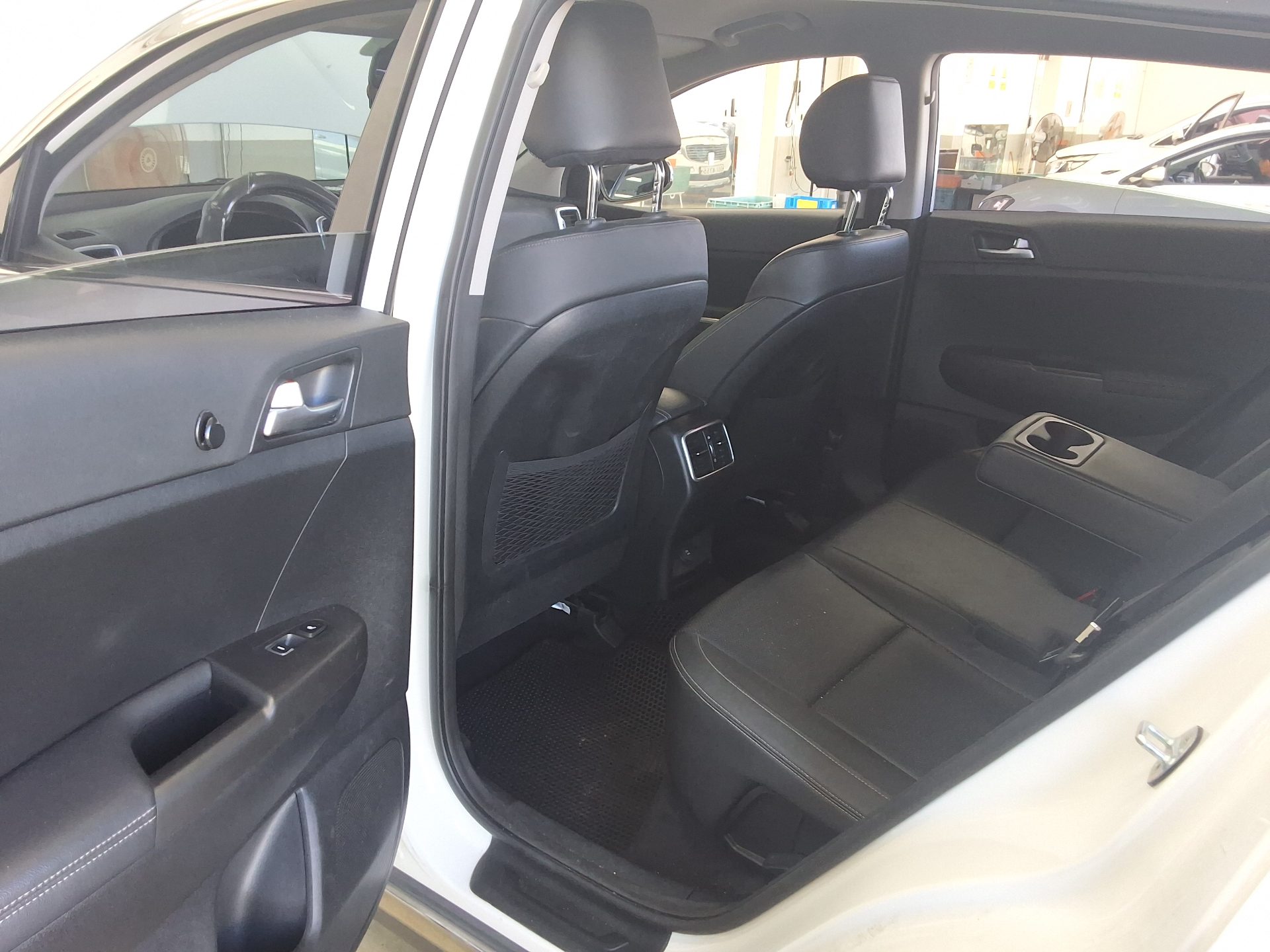 KIA NEW SPORTAGE 1.7 2WD NOBLESSE 2018 - zdjęcie 13