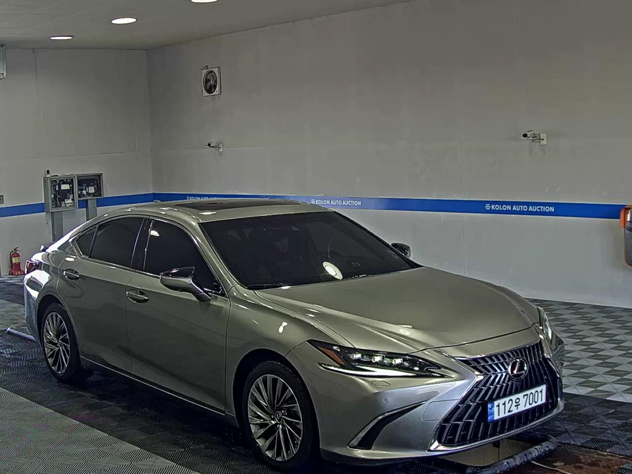 LEXUS ES (7TH GEN) 300h SUPREME 2025 - zdjęcie 3