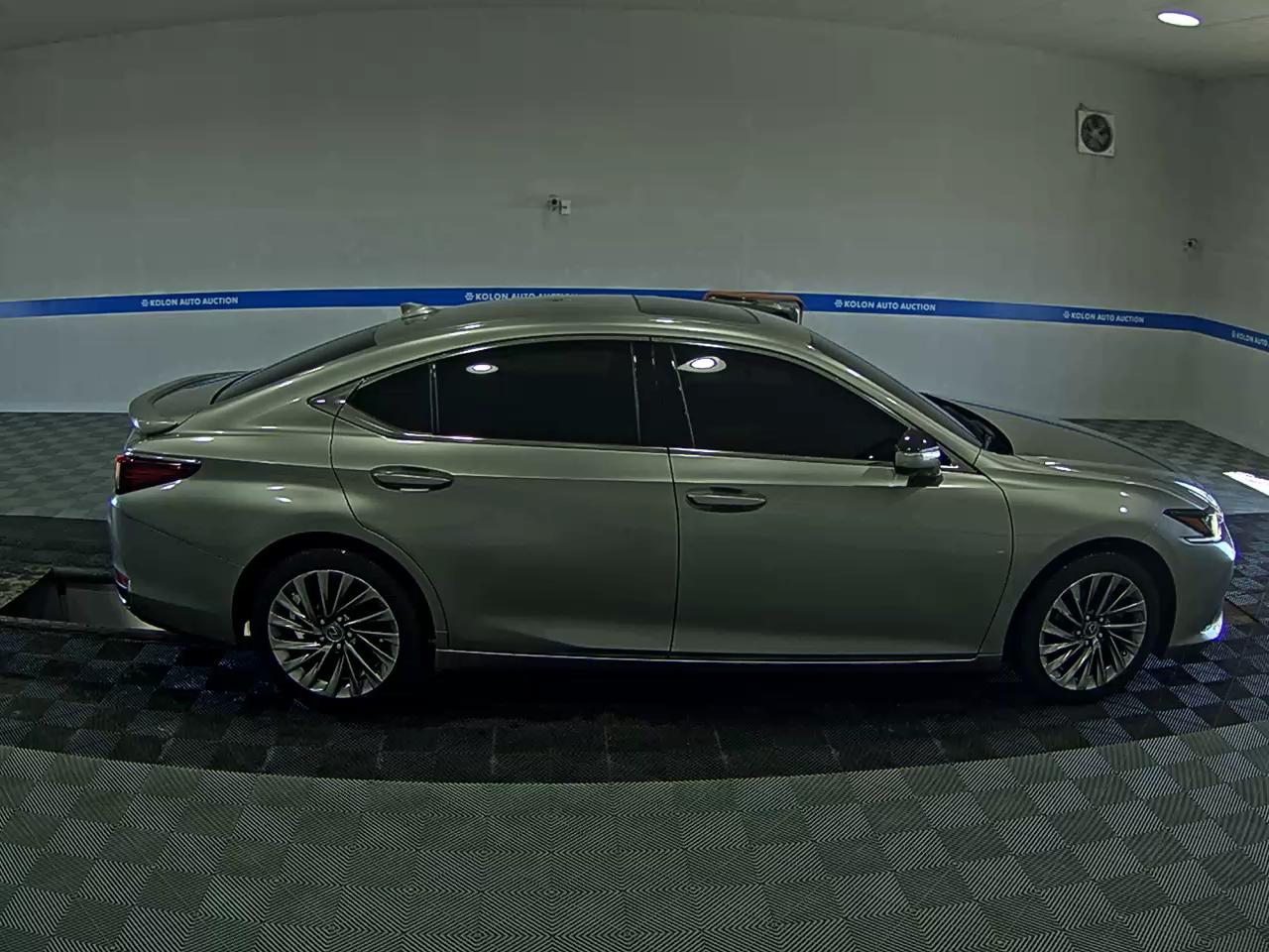 LEXUS ES (7TH GEN) 300h SUPREME 2025 - zdjęcie 4
