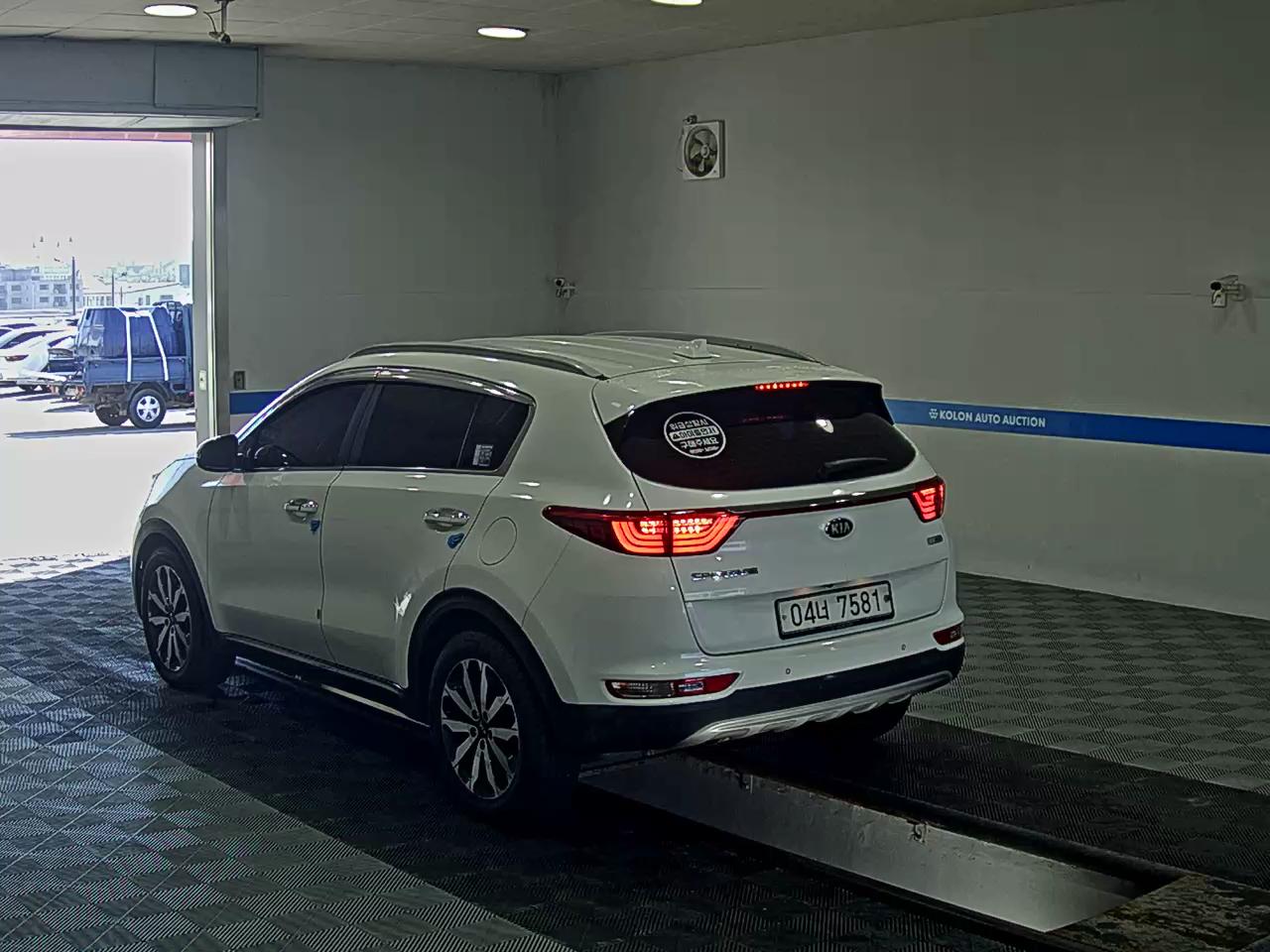 KIA NEW SPORTAGE 1.7 2WD NOBLESSE 2018 - zdjęcie 6
